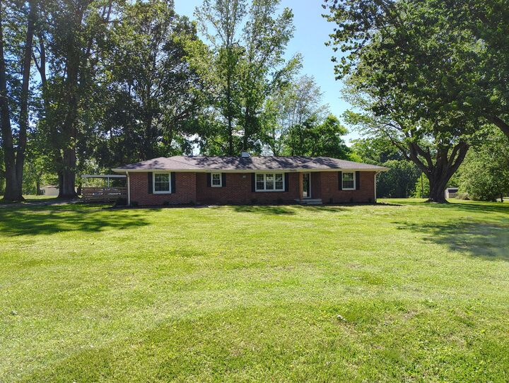 Property Photo:  1305 Ellington Dr  TN 37083 