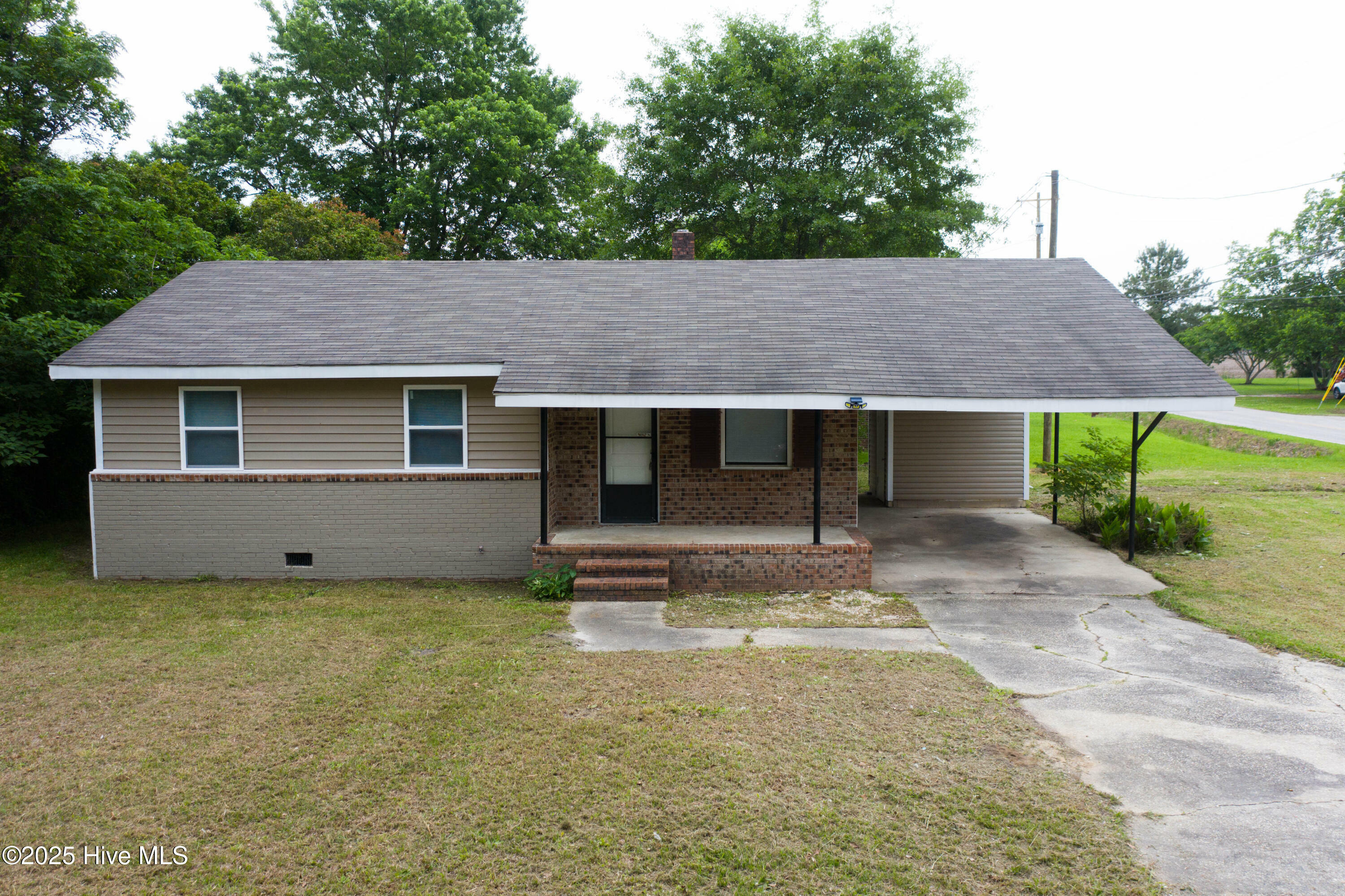 Property Photo: 411 E Institute Street NC 28431