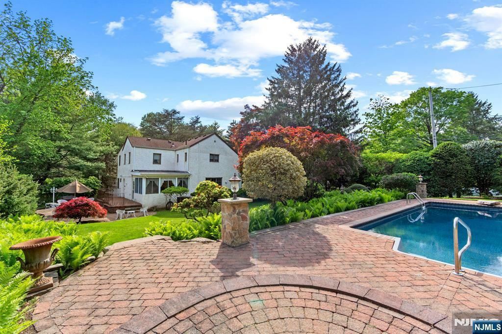 6 Isabella Way  Demarest NJ 07627 photo