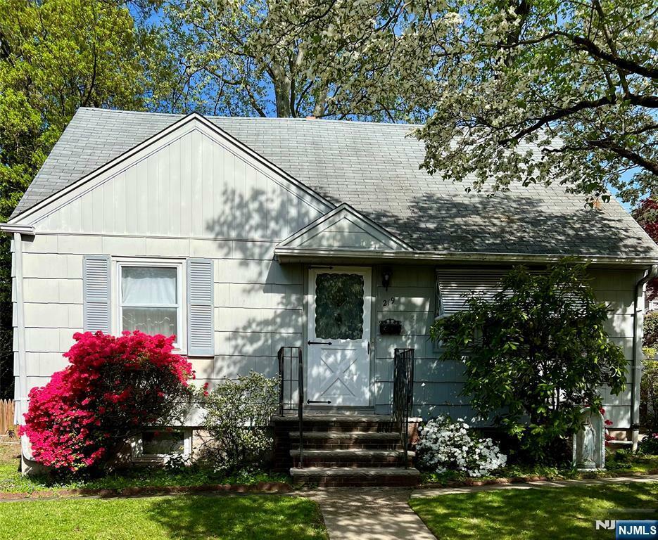 219 Sanzari Place  Maywood NJ 07607 photo