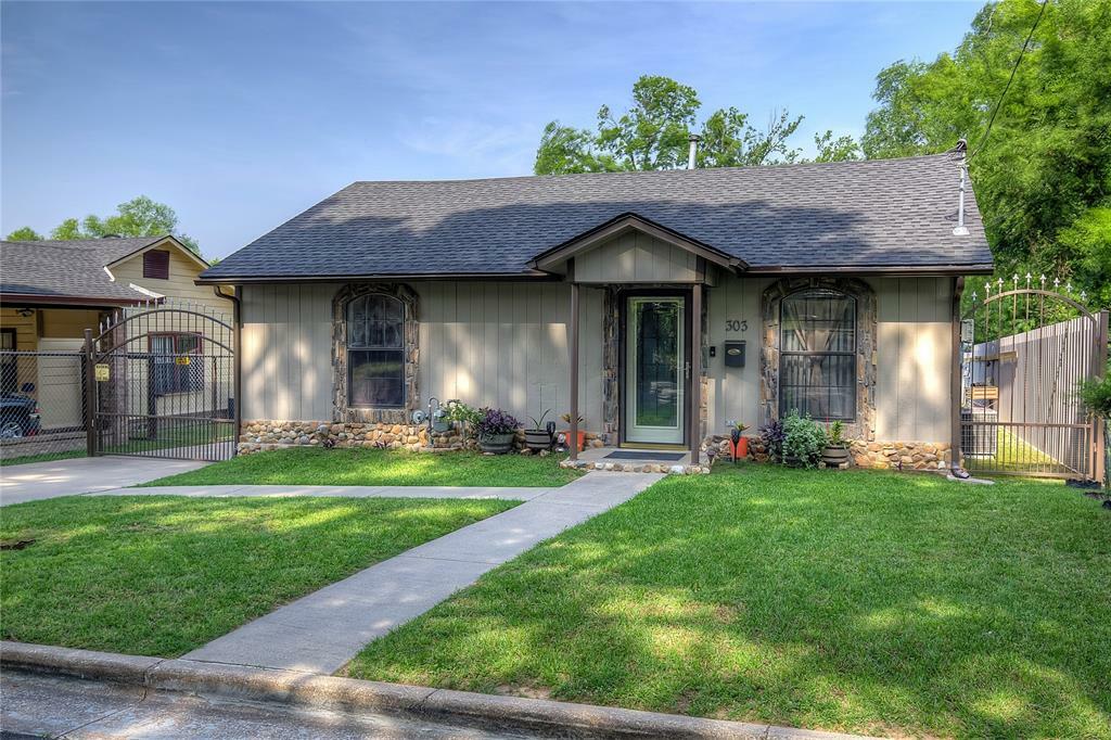 Property Photo:  303 Ardis Street  TX 75482 