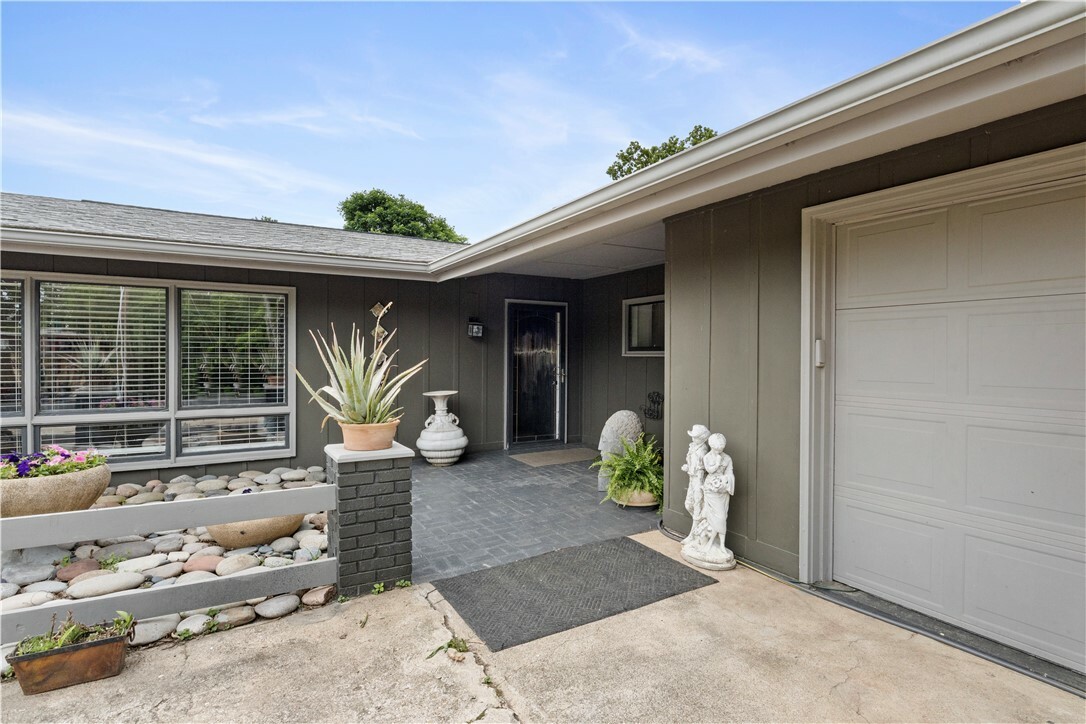 Property Photo: 15361 W Highway 62 AR 72632