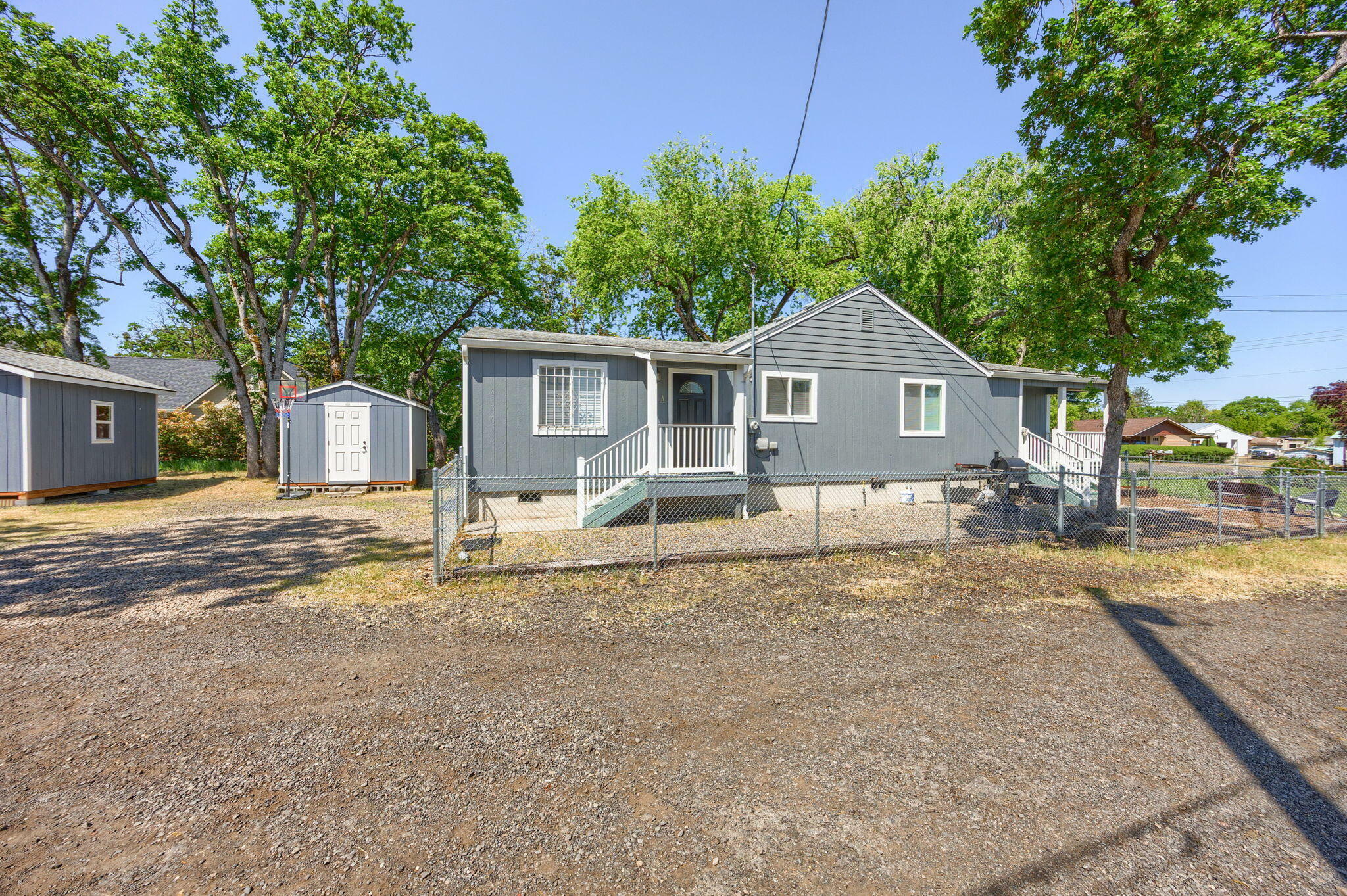 Property Photo: 225 Wilson Road OR 97502