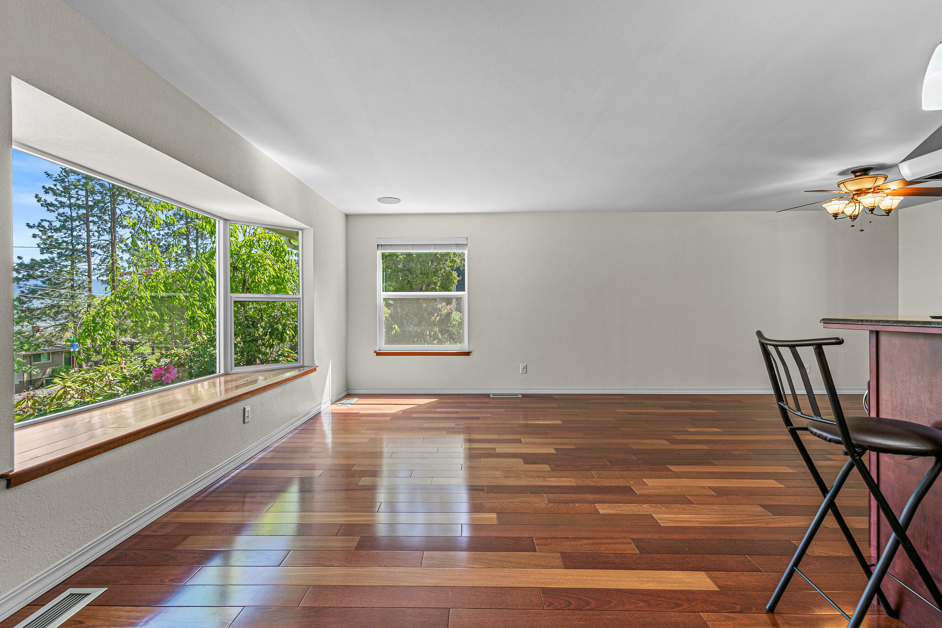 Property Photo: 1820 Crestview Drive OR 97520