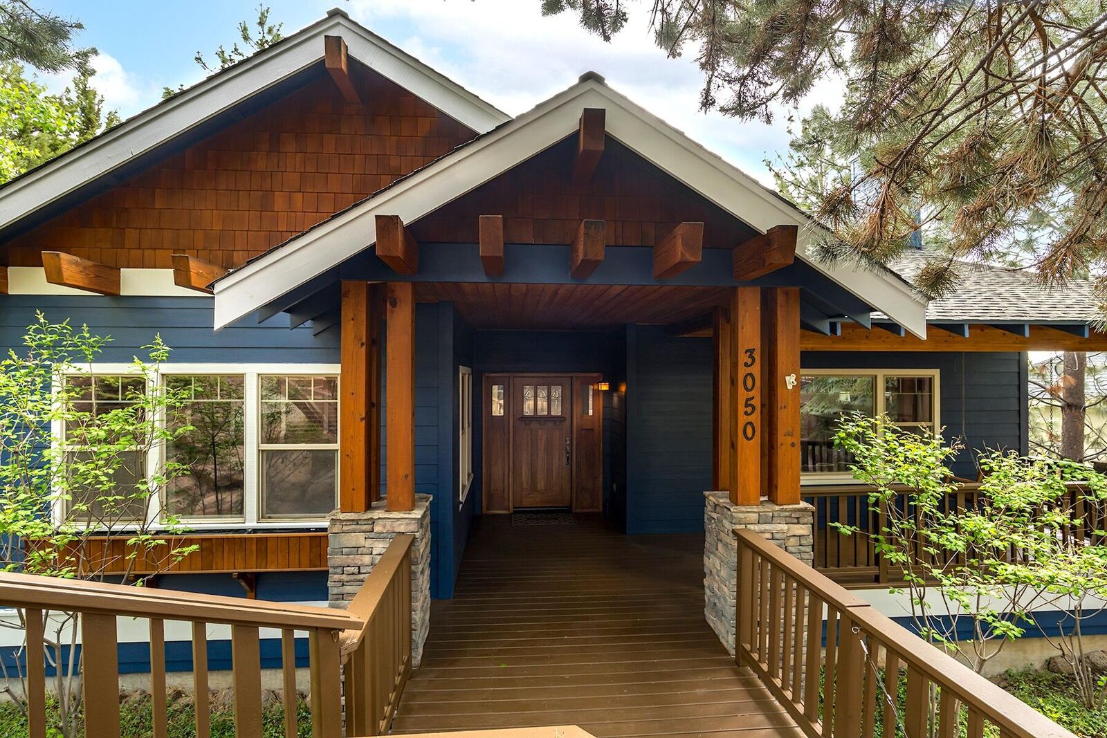 Property Photo:  3050 NW Colonial Drive  OR 97703 