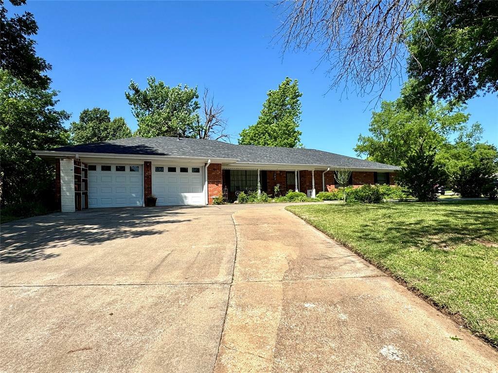 Property Photo:  202 Flanders Drive  OK 73018 