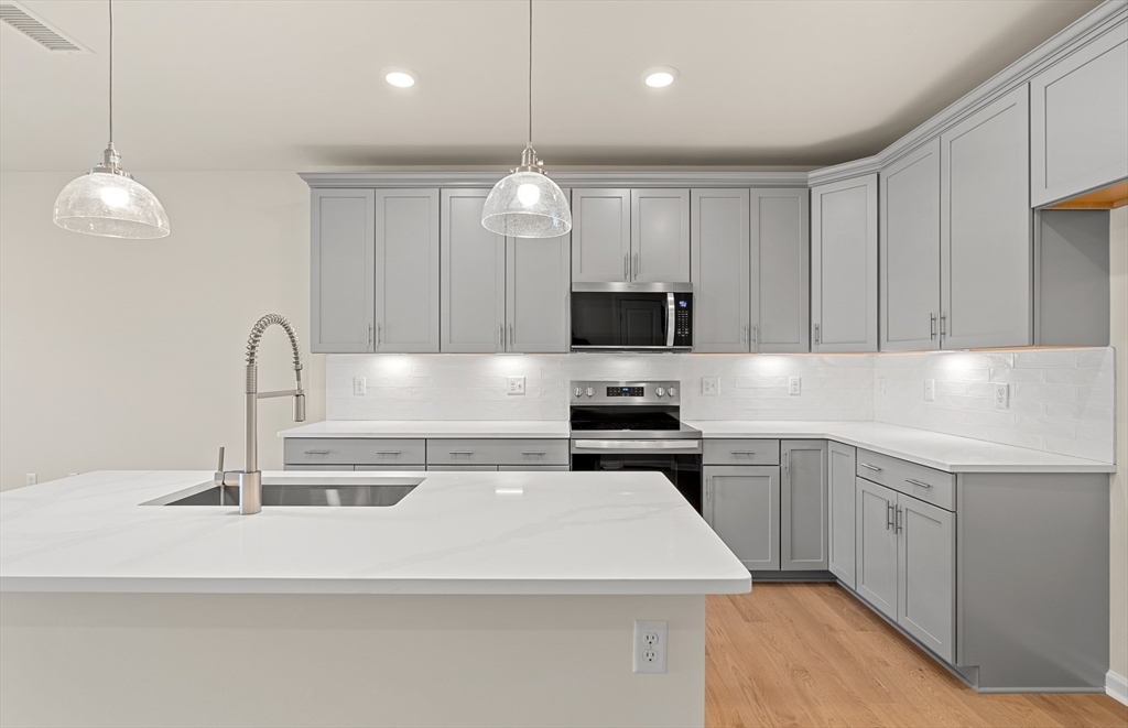Property Photo:  300 Martins Landing Way 9503  MA 01864 