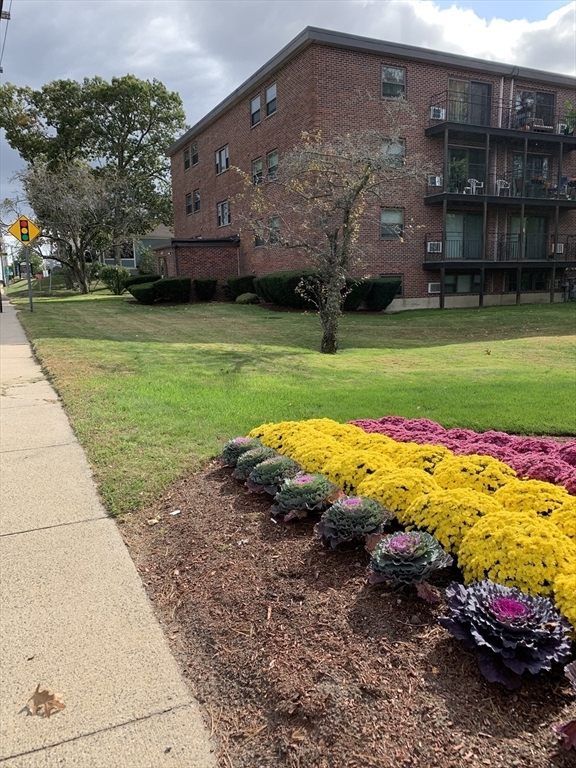 Property Photo: 258 Main Street 17 MA 01864