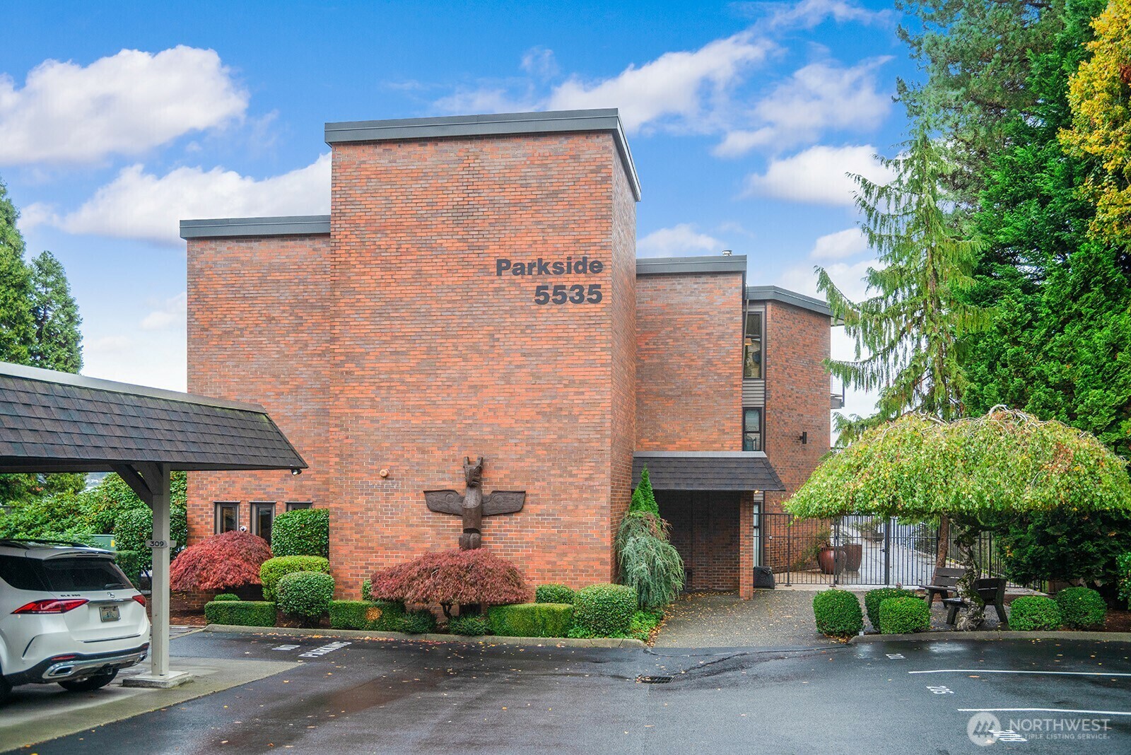 Property Photo: 5535 Lake Washington Boulevard NE 302 WA 98033