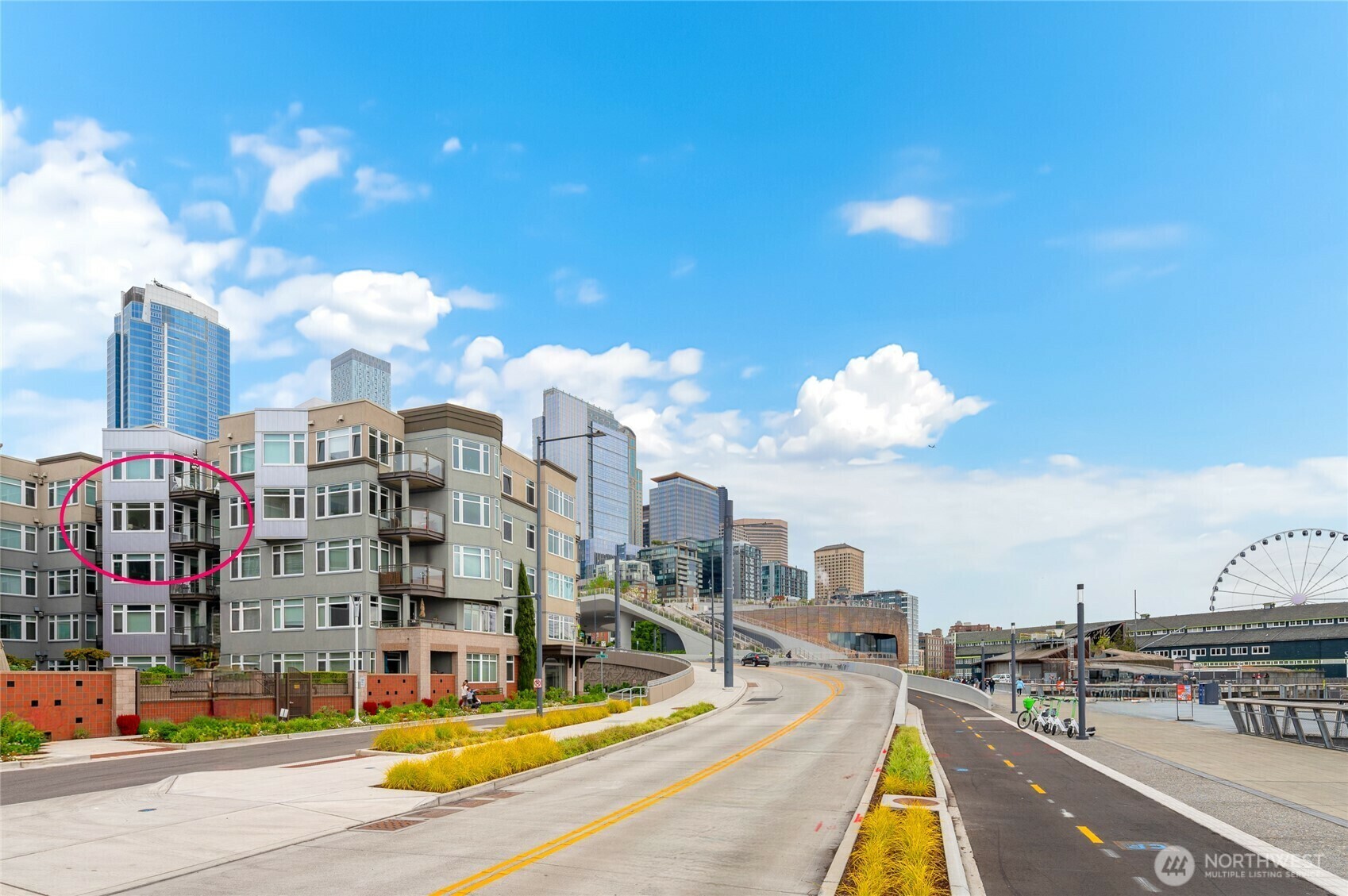 Property Photo: 1900 Alaskan Way 404 WA 98101