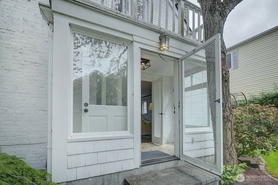 Property Photo: 9542 24th Avenue NW WA 98117