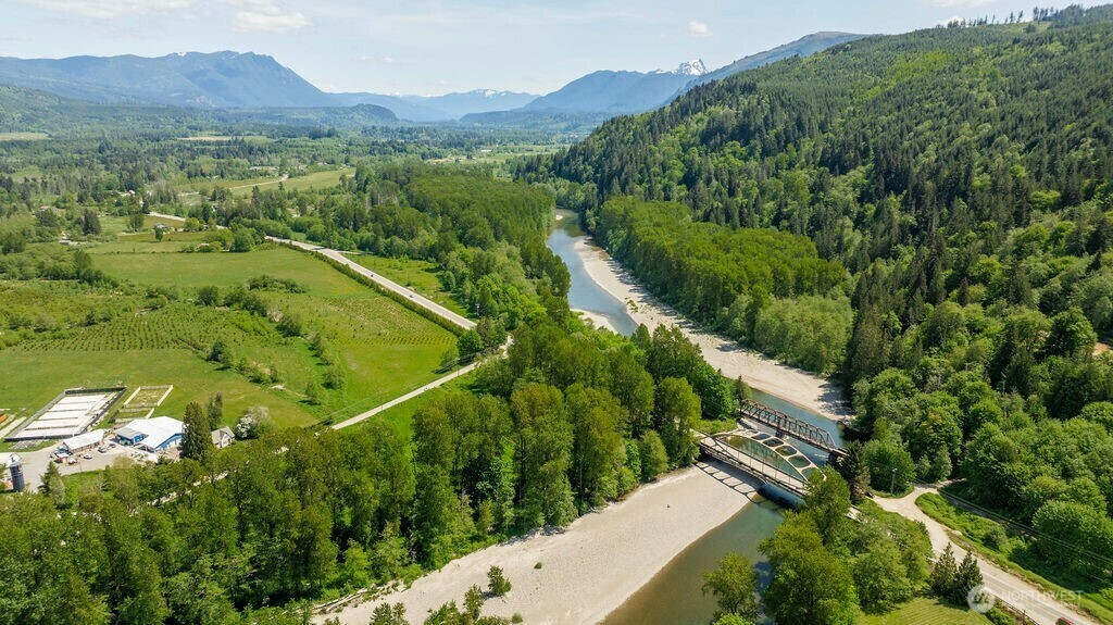 Property Photo: 301 Hillis Road WA 98223