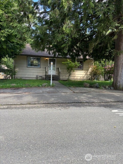 Property Photo: 4711 Seahurst Avenue WA 98203