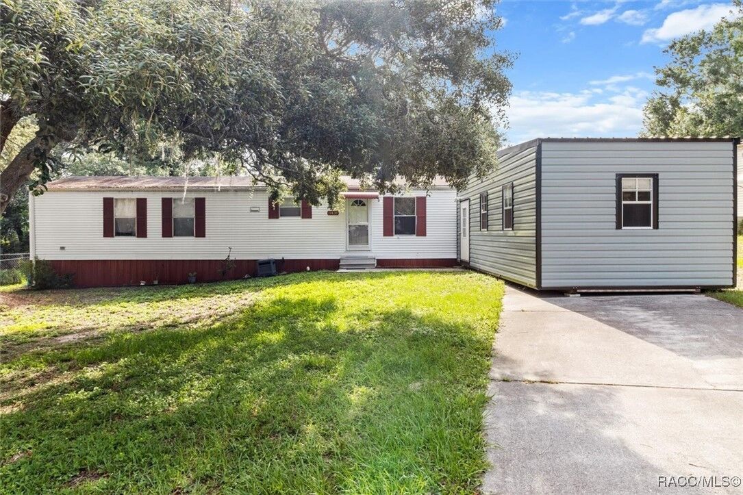 Property Photo:  8431 S Lake Consuella Drive  FL 34436 