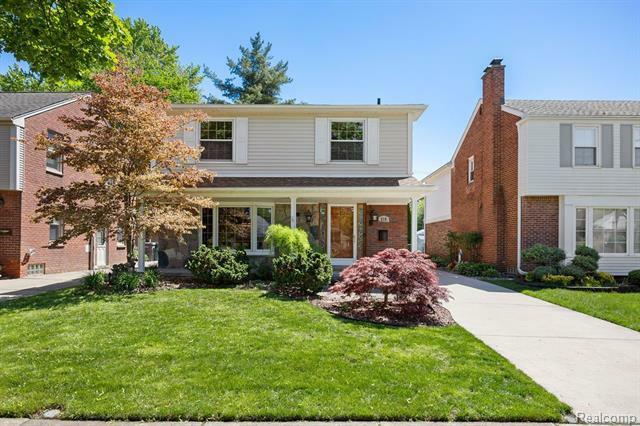 Property Photo: 210 Robindale Avenue MI 48128