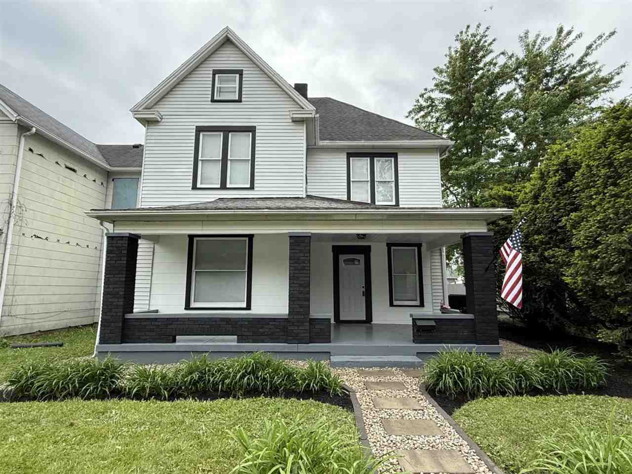 Property Photo: 425 Richmond Ave IN 47374