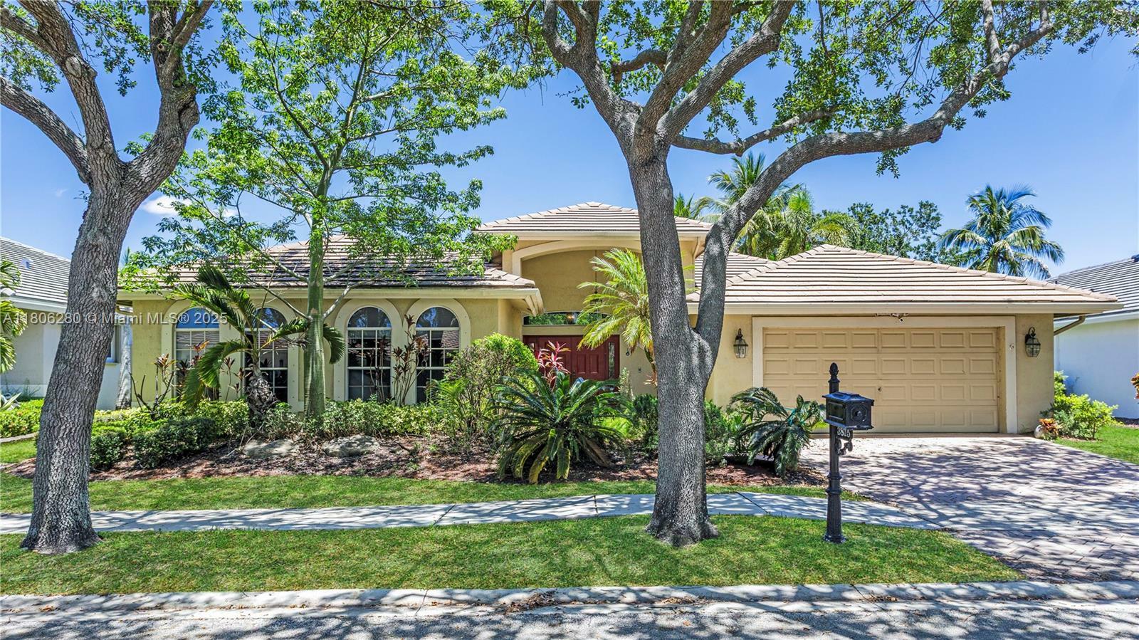 Property Photo: 3815 Oak Ridge Cir FL 33331