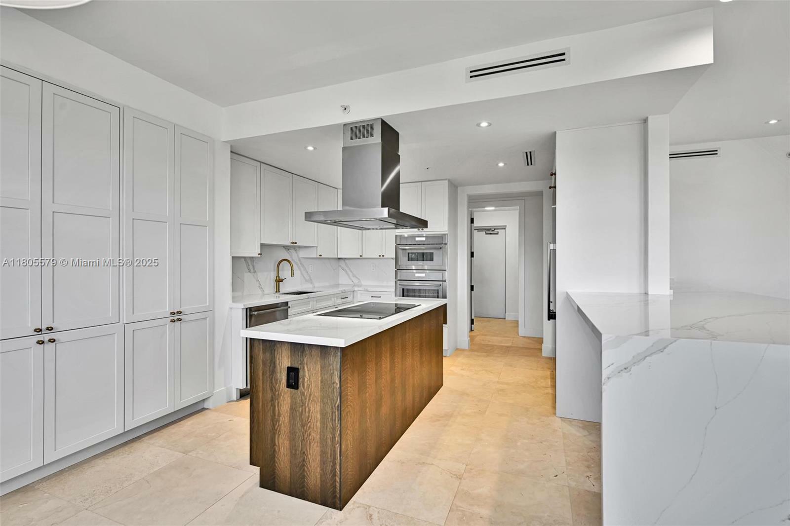 Property Photo: 13637 Deering Bay Dr 261 FL 33158