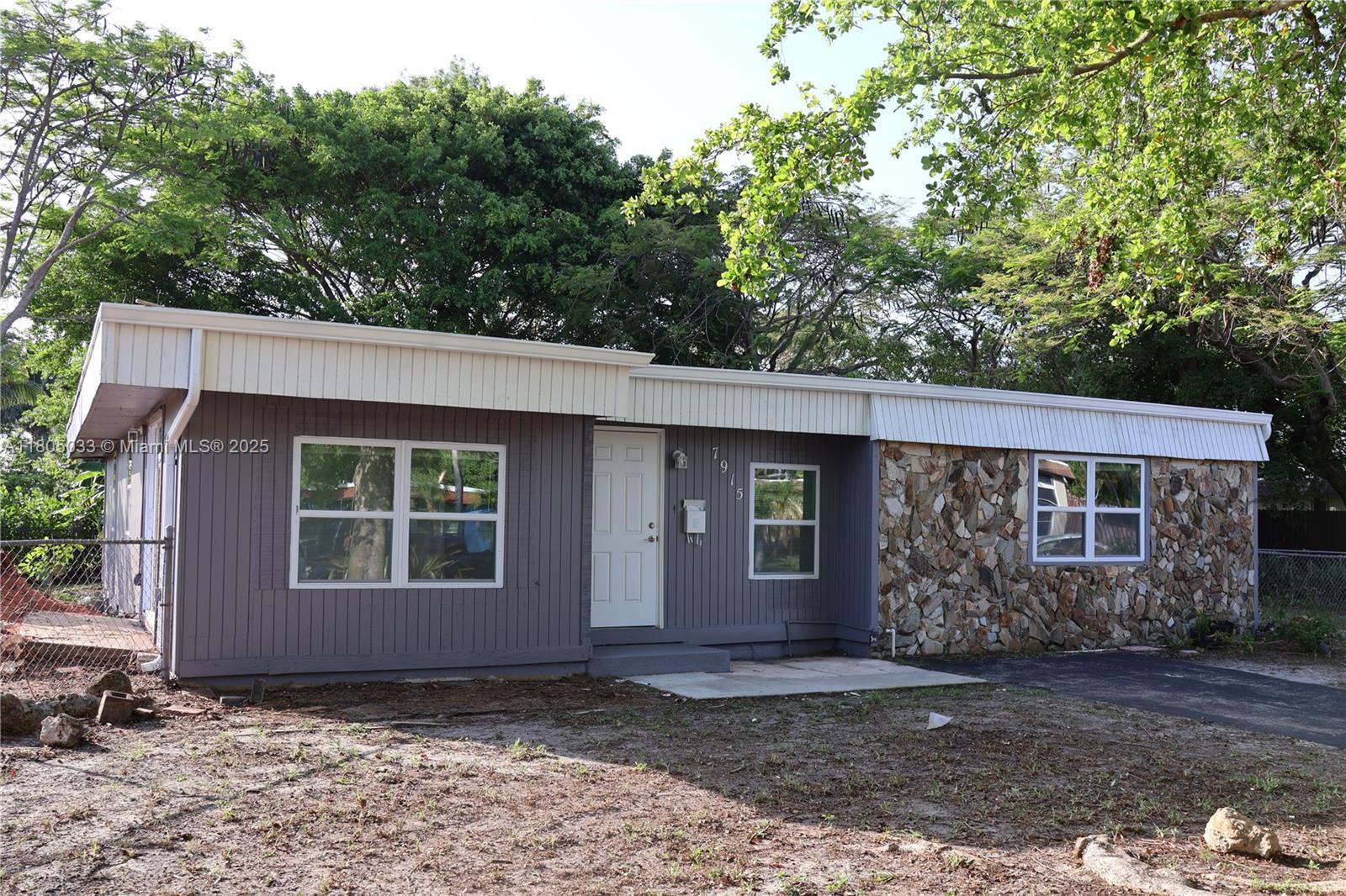 Property Photo: 7915 NW 73rd Ave FL 33321