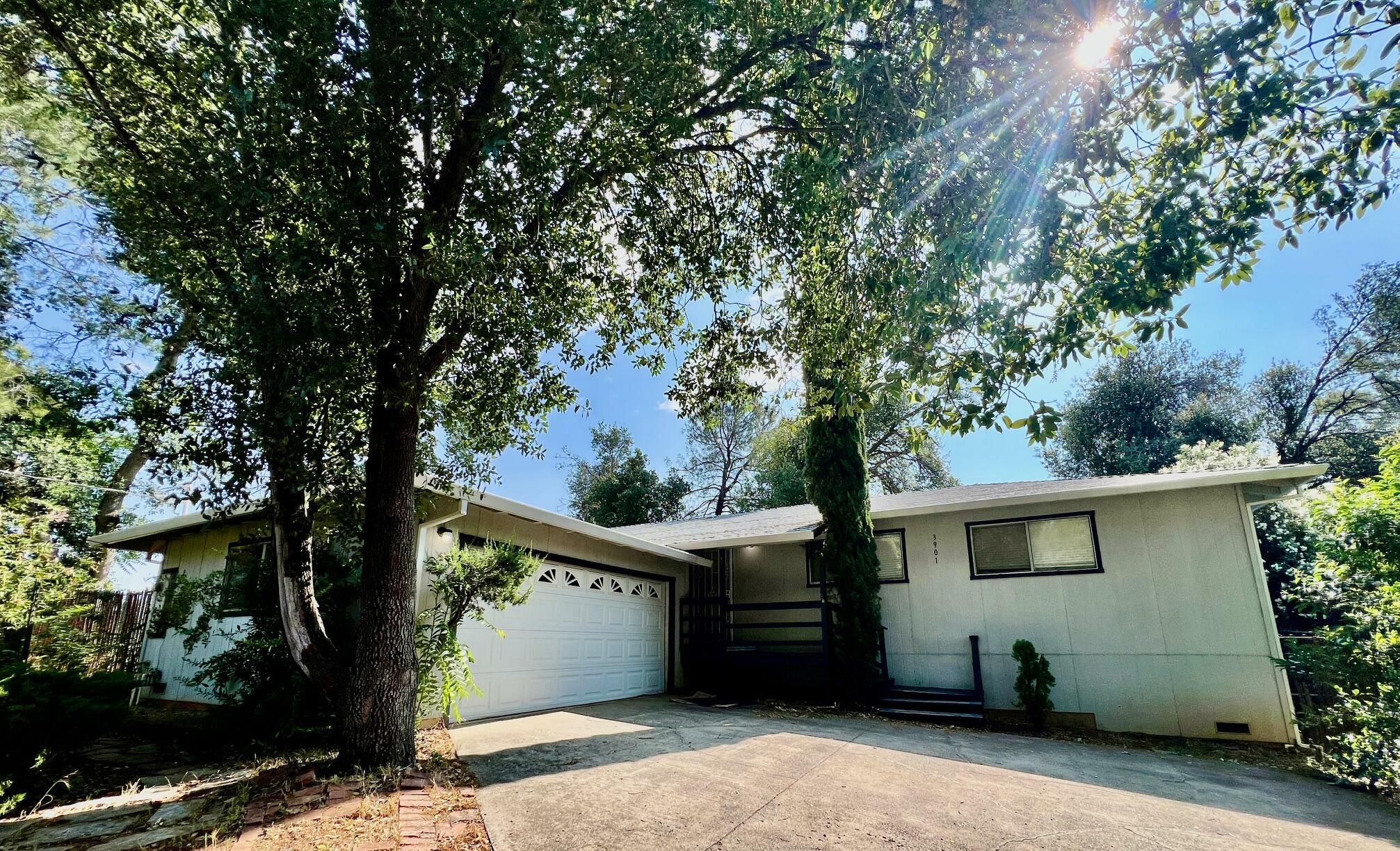 3901 El Portal Drive  Redding CA 96002 photo