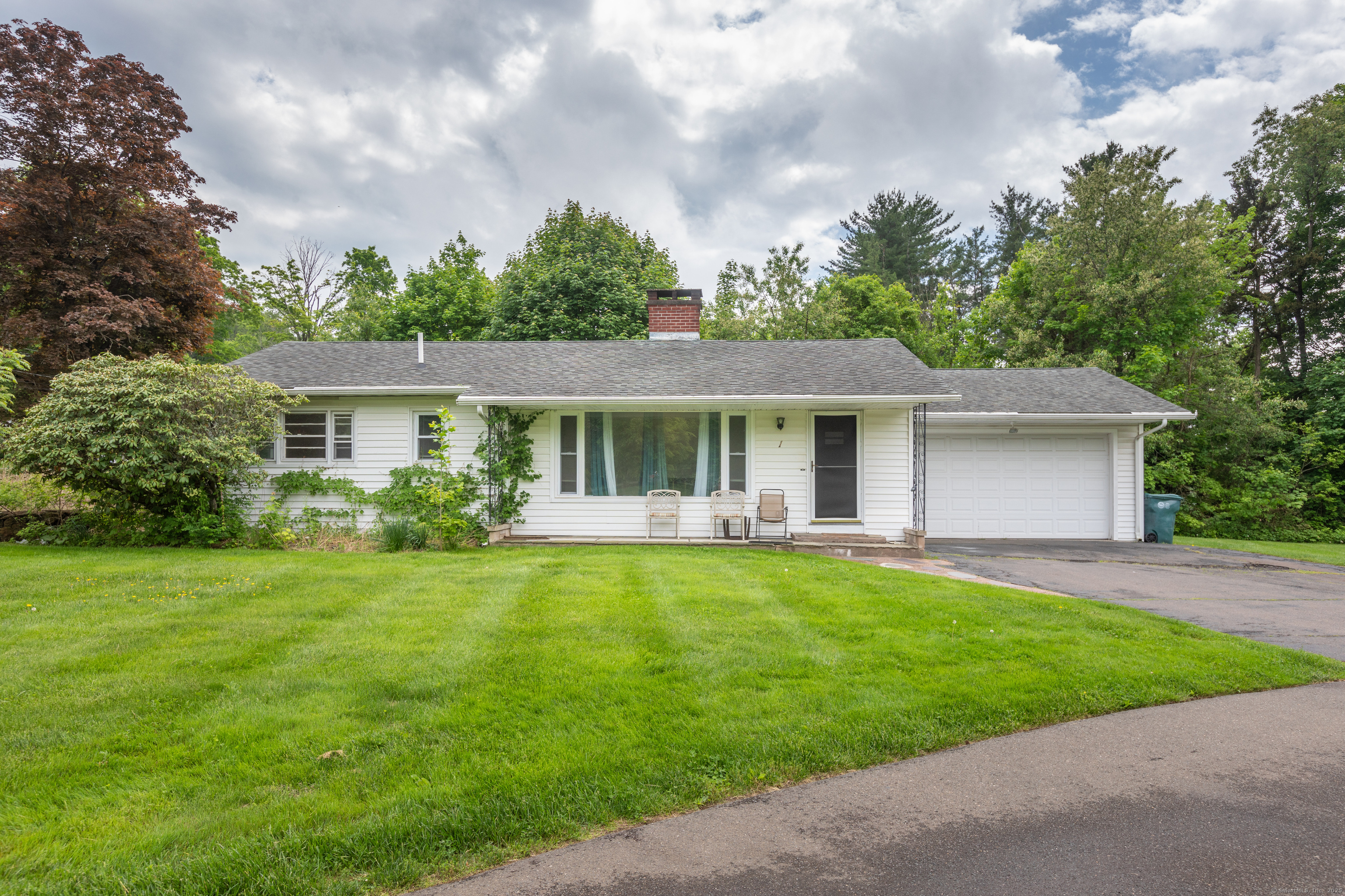 Property Photo: 1 Knoll Drive CT 06518