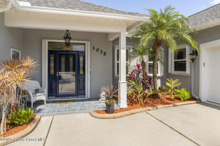 Property Photo: 1035 Quail Court SW FL 32968