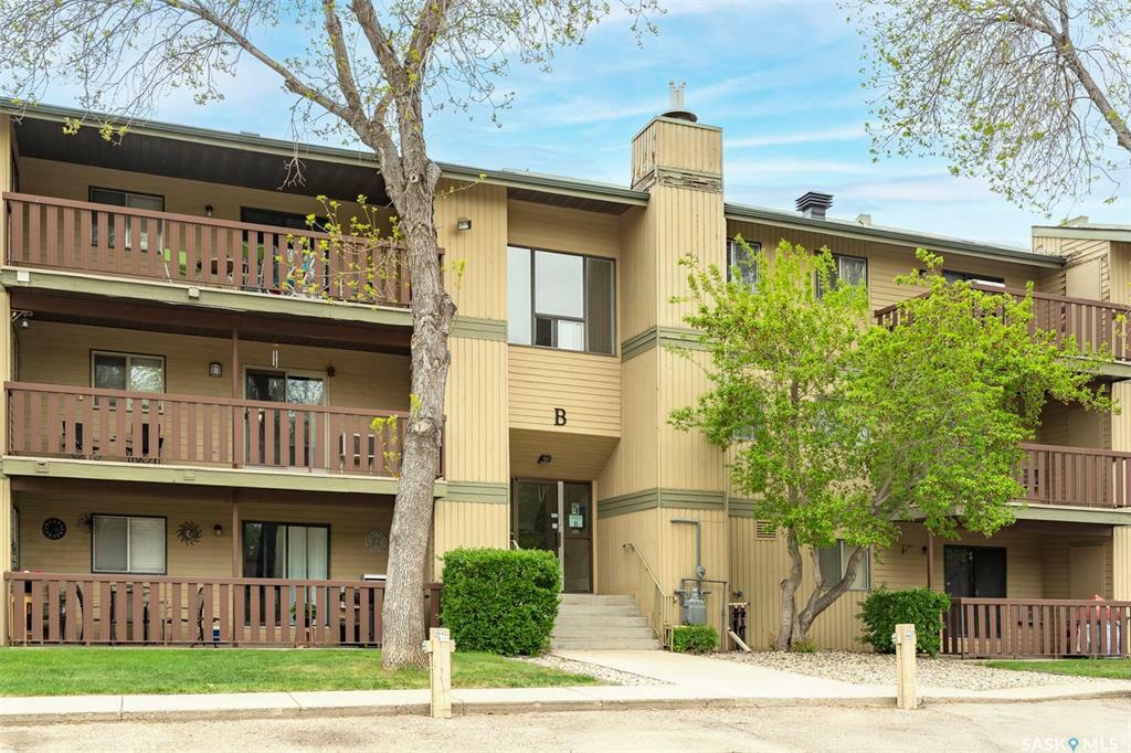 Property Photo: 1121 McKercher Drive 305B SK S7H 5B8