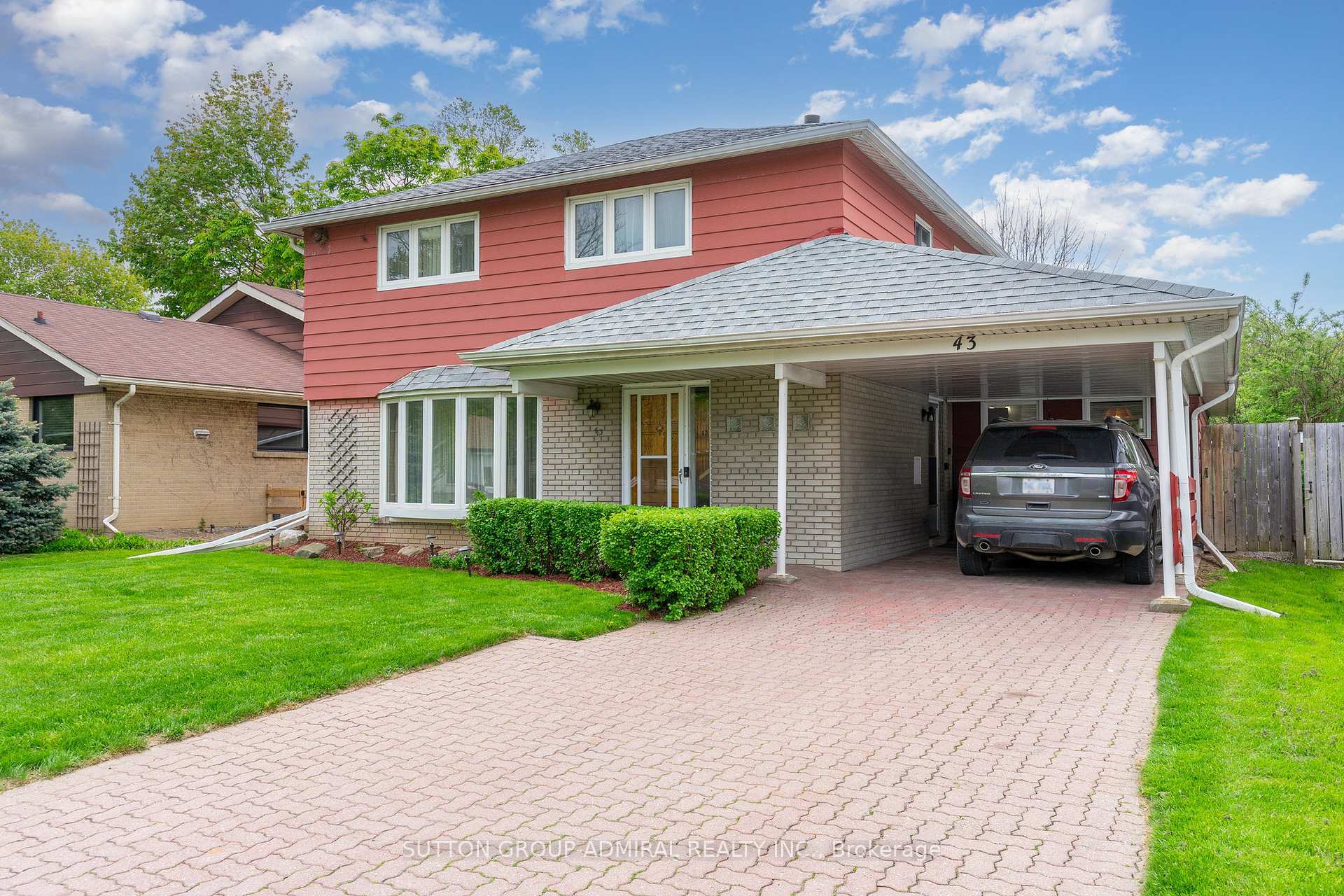 Property Photo:  43 Vanderbrent Crescent  ON M9R 3W9 