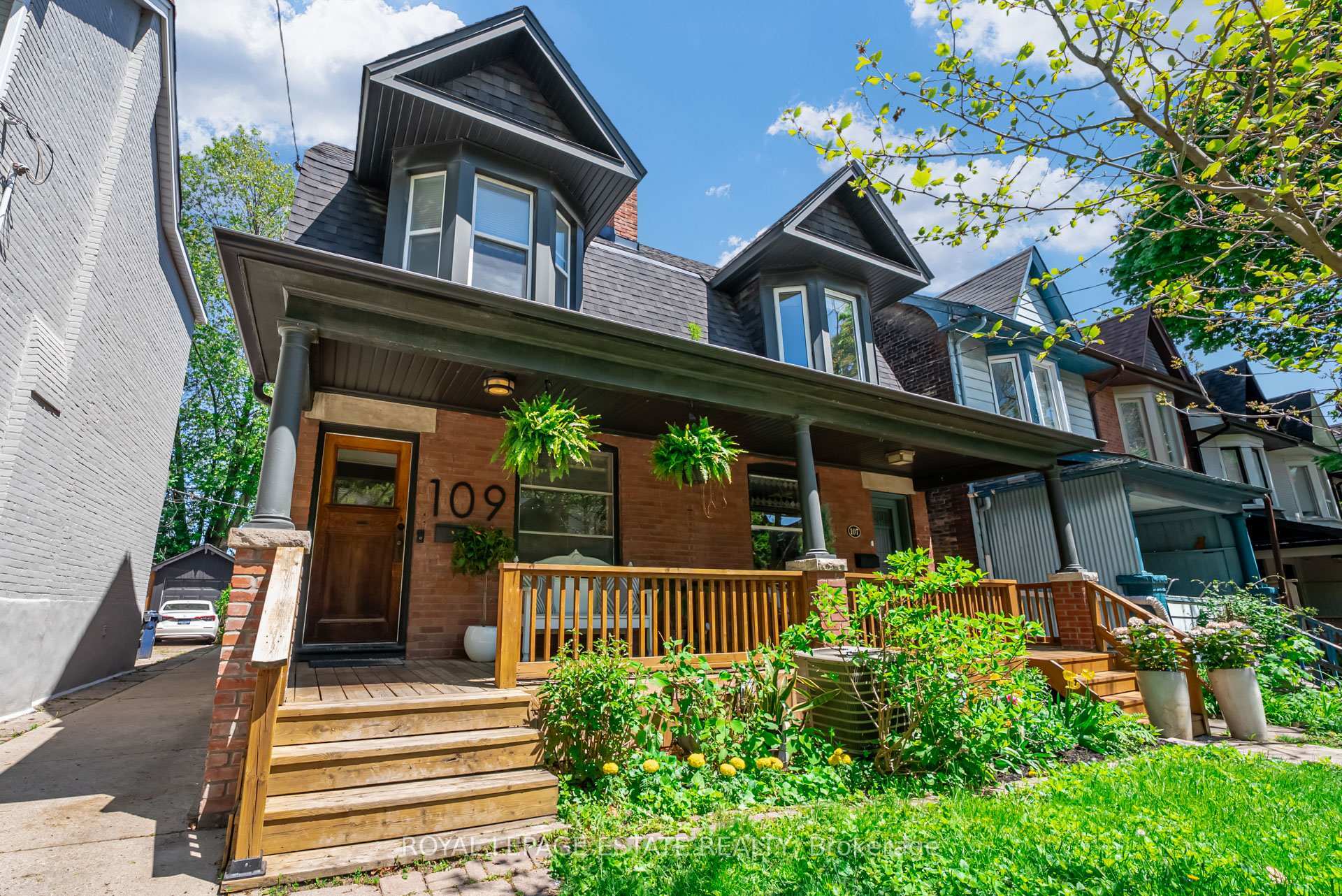 Property Photo:  109 Coady Avenue  ON M4M 2Y9 