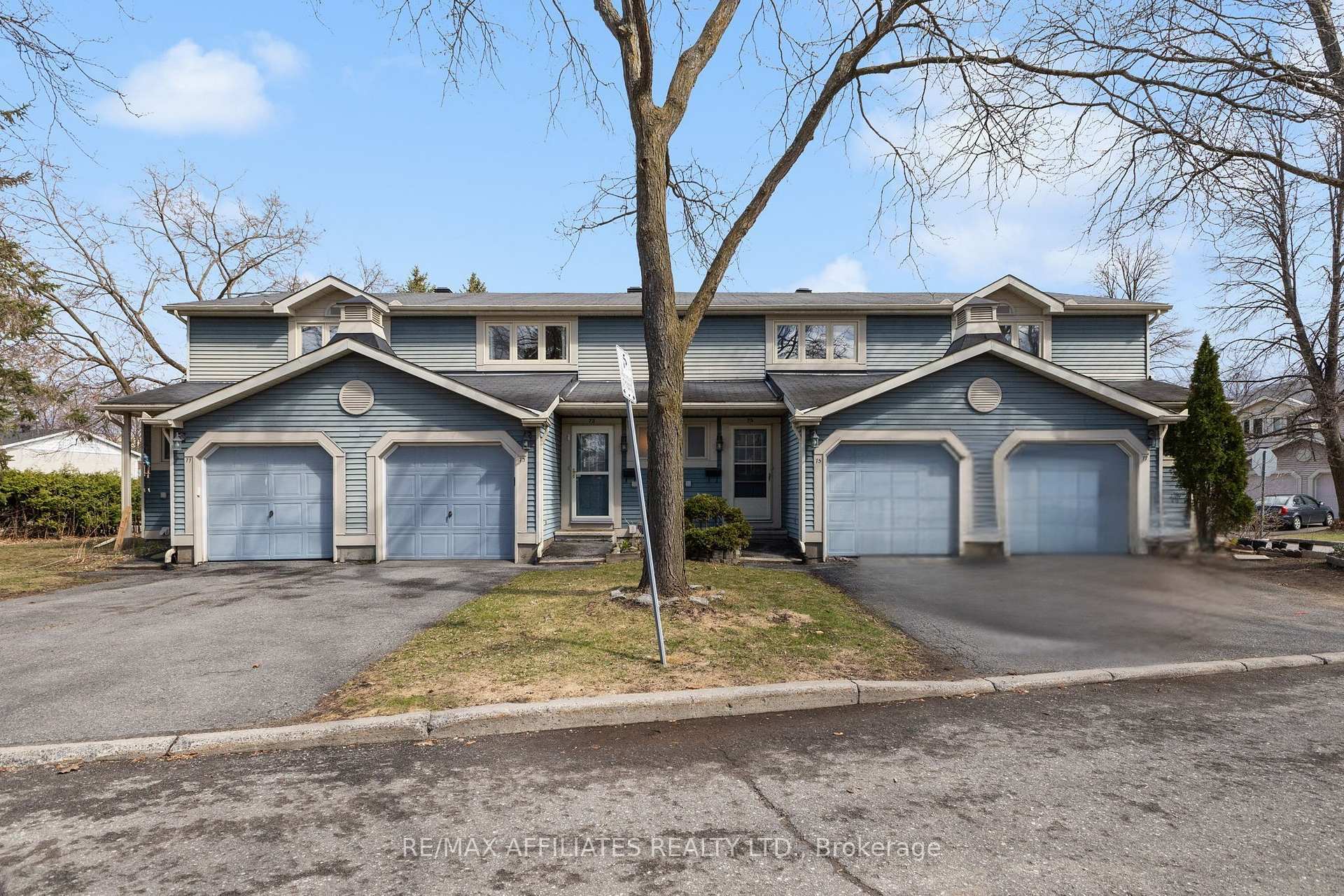 Property Photo: 75 Saxton Private ON K2H 9P3