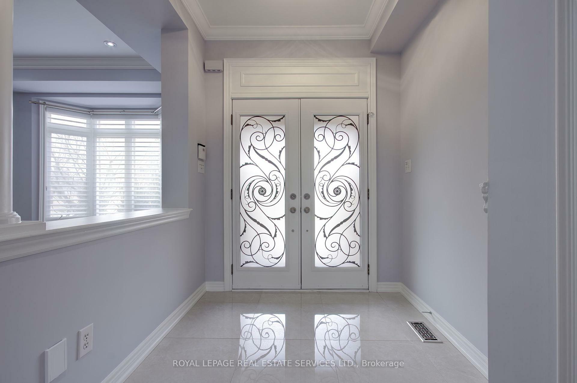 Property Photo: 393 Burloak Drive ON L6L 6W8