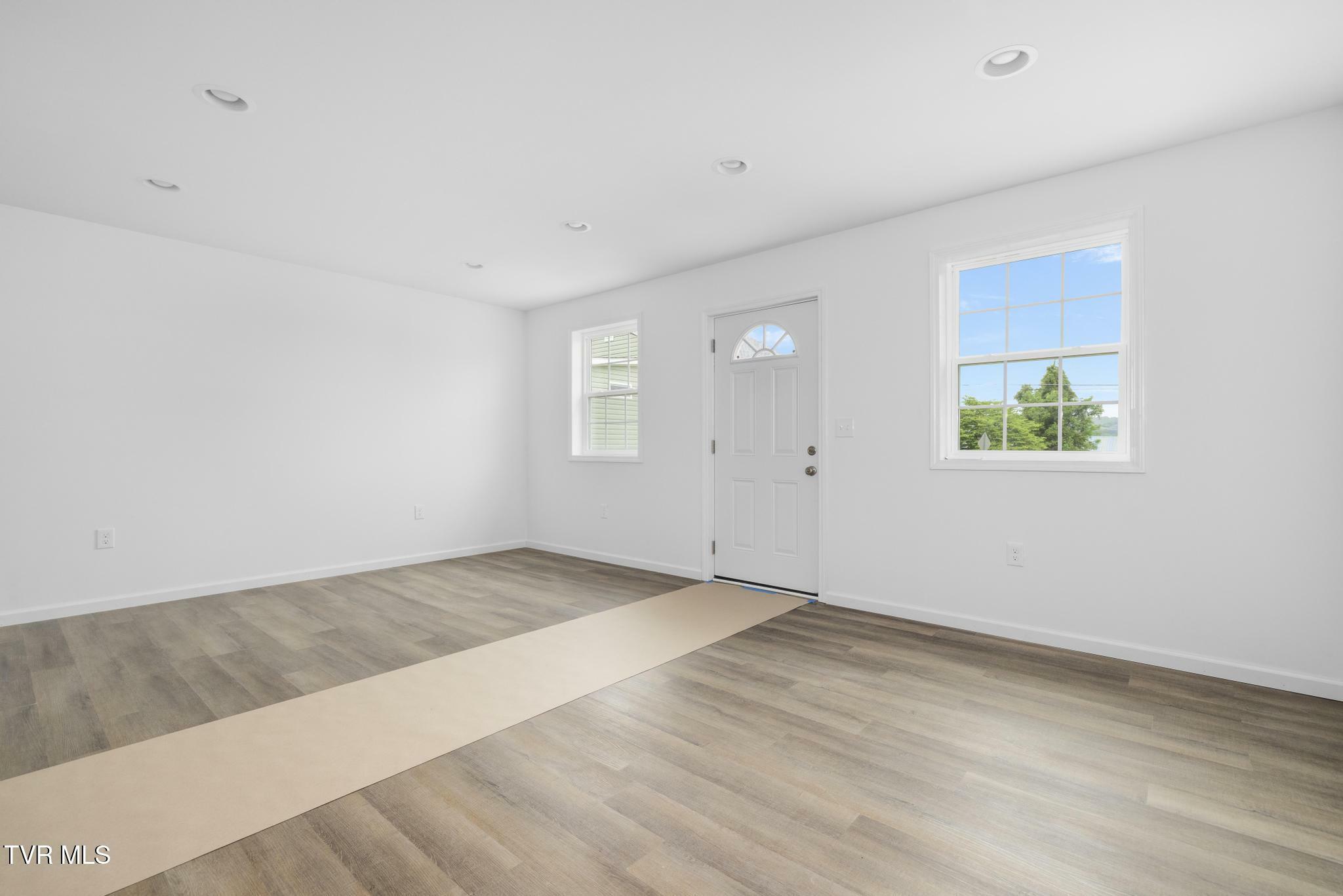 Property Photo: 1410 Anderson St Street TN 37620