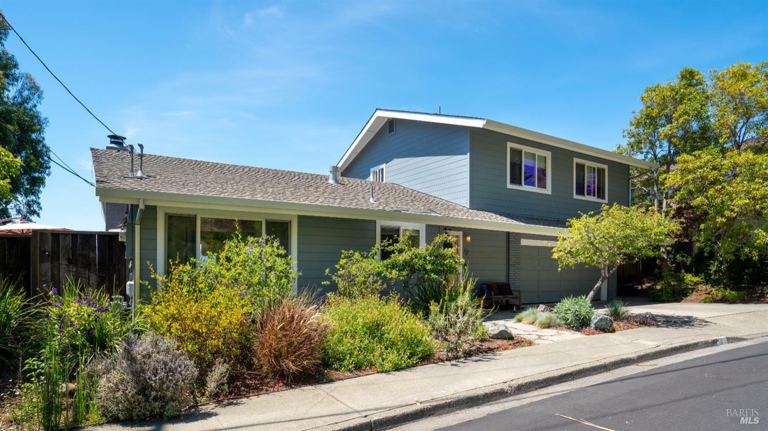 Property Photo: 9 Endeavor Cove CA 94925