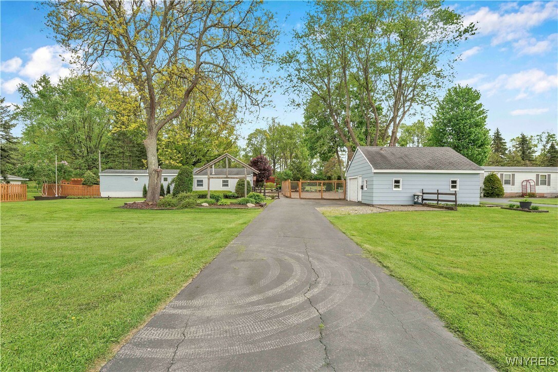 Property Photo: 10958 Route 16 NY 14042