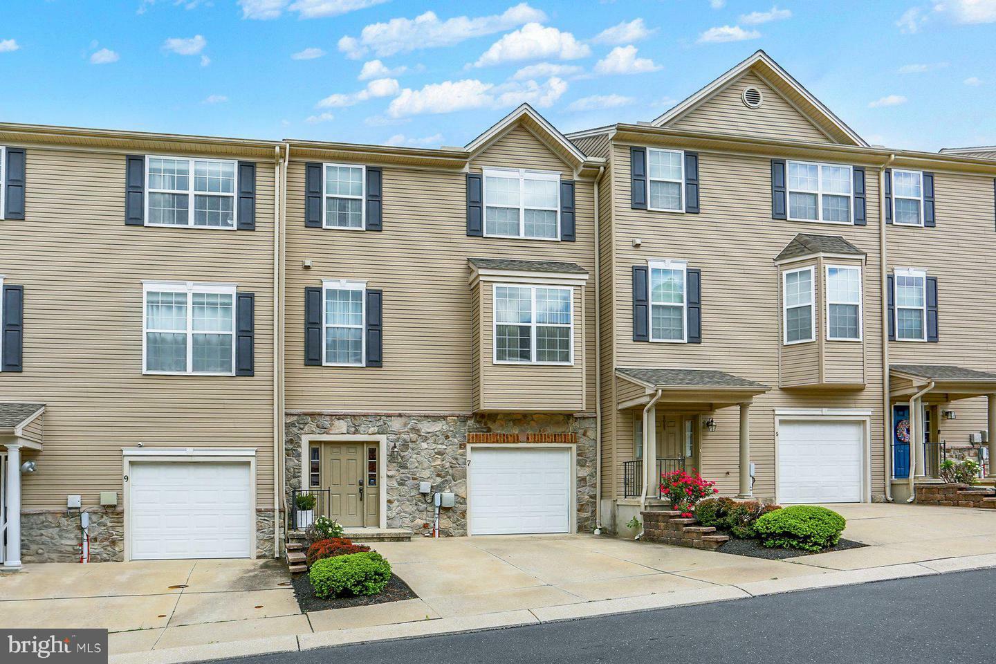 Property Photo: 7 Indiana Circle PA 17043