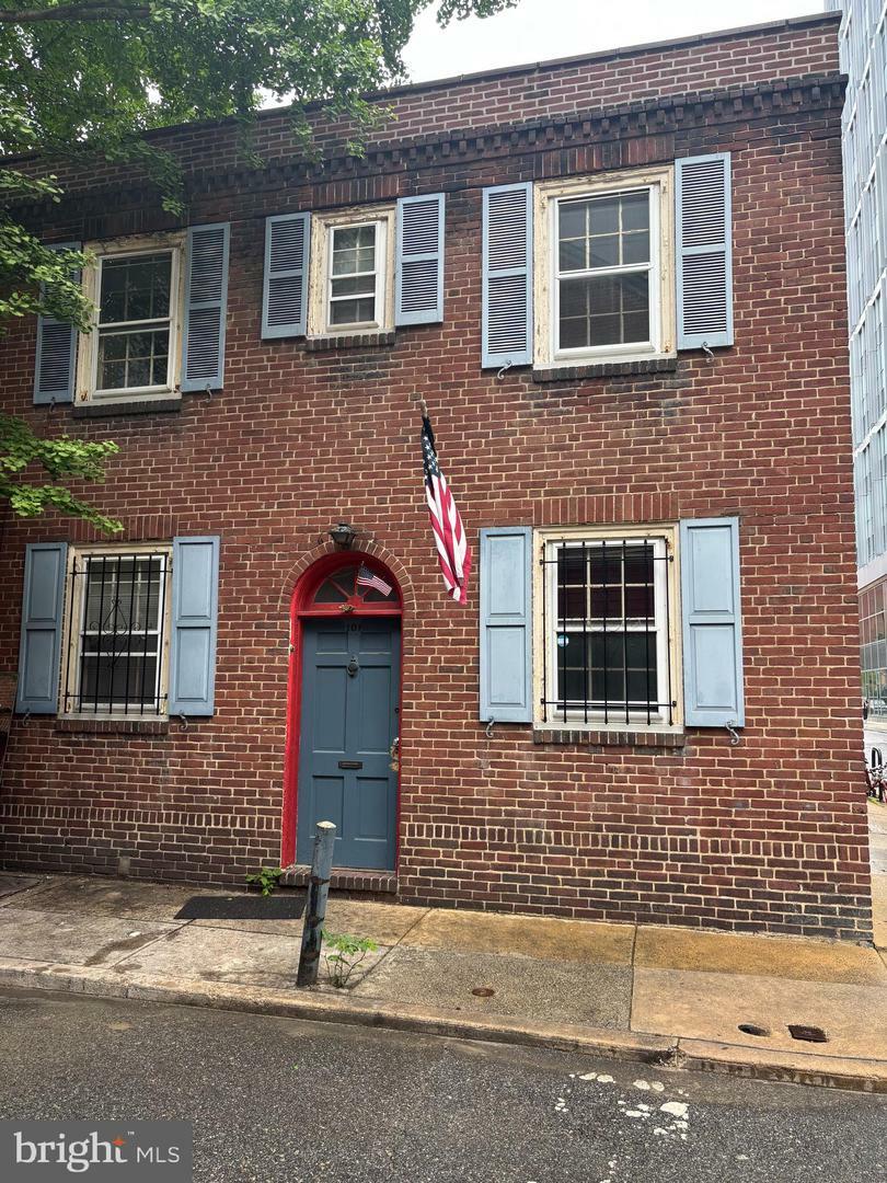 1527 Cherry Street  Philadelphia PA 19102 photo