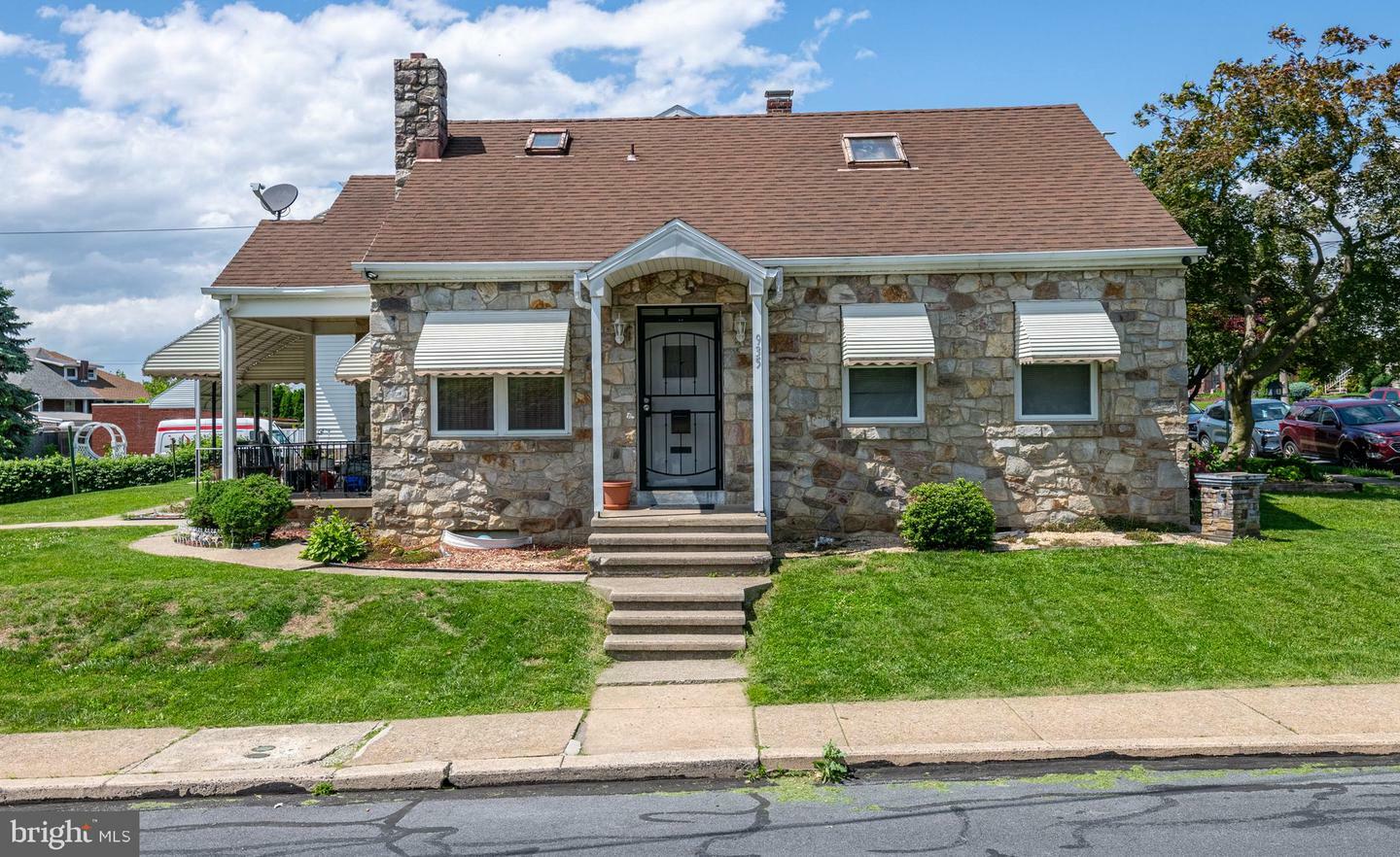 Property Photo: 935 Grove Street PA 19605
