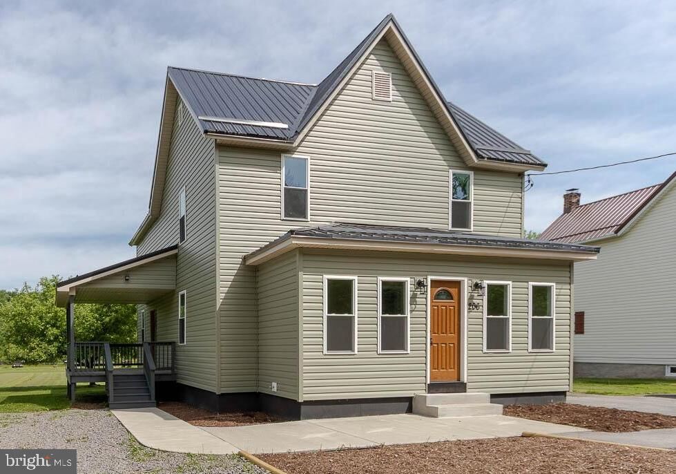 Property Photo:  206 Walker Street  PA 16666 