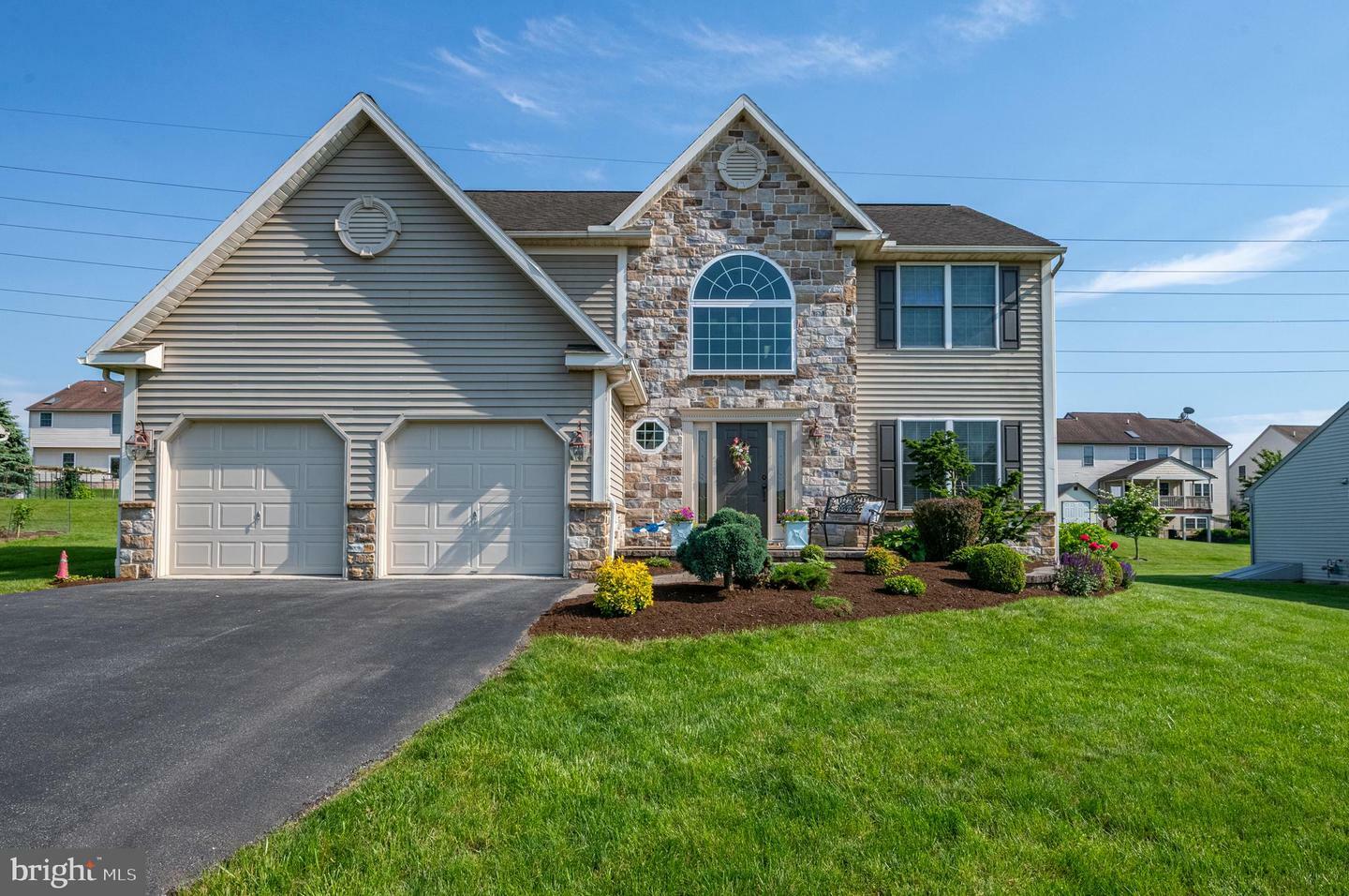 Property Photo: 310 Valley Court PA 19608
