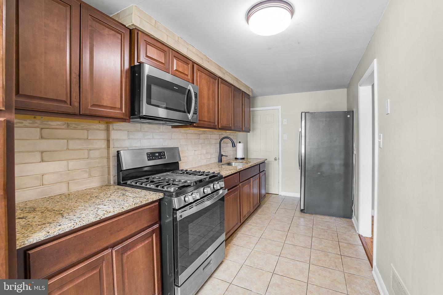 Property Photo: 1243 Maple Avenue DE 19805