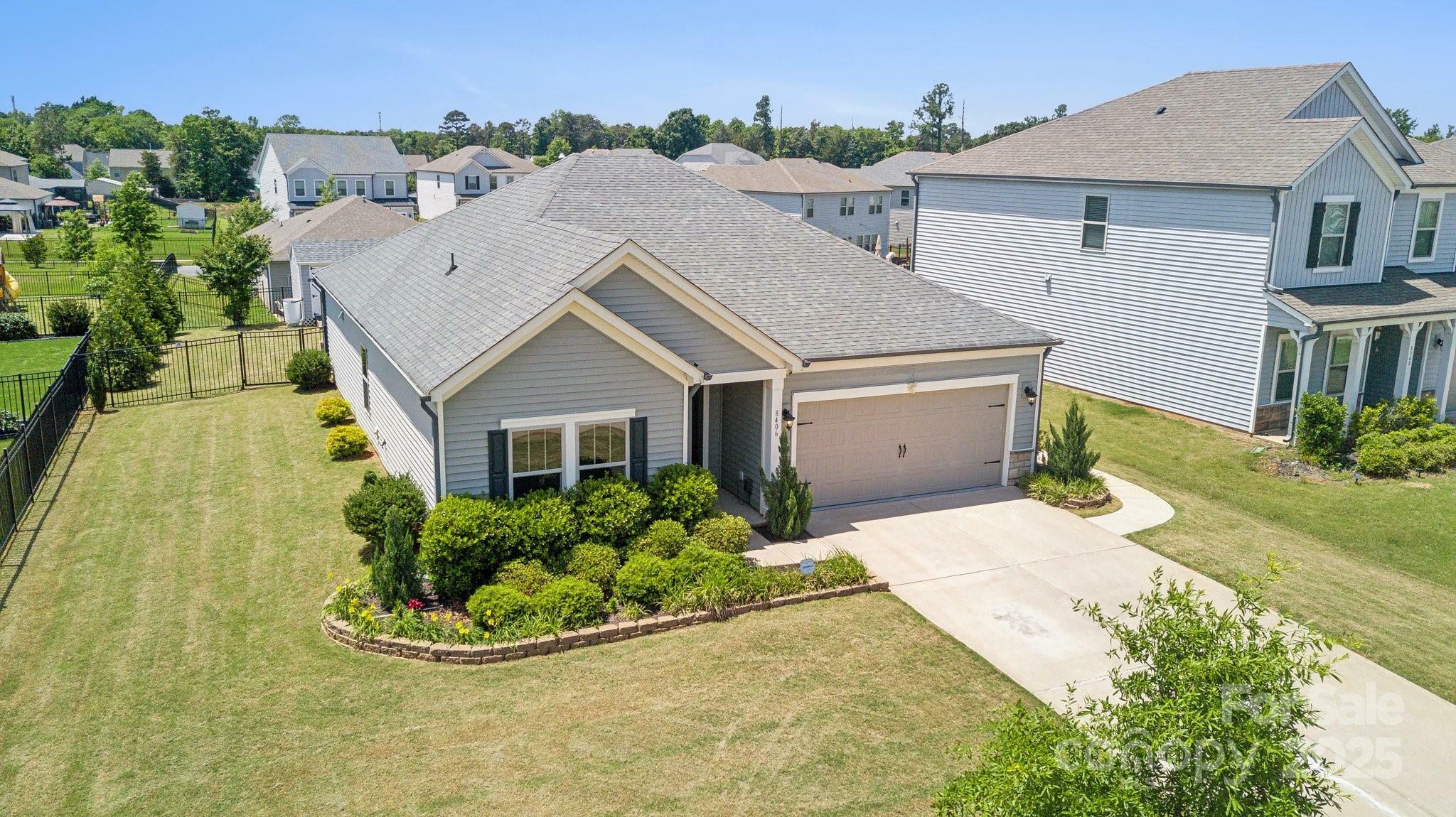 Property Photo: 8406 Flint Hill Drive NC 28273
