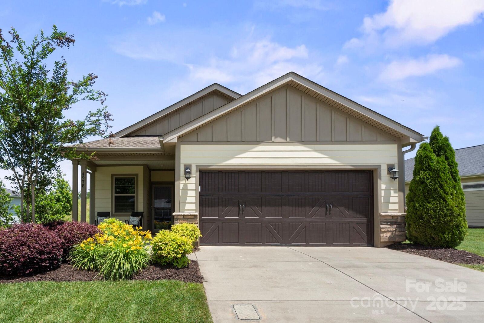 Property Photo: 4975 Looking Glass Trail NC 28037