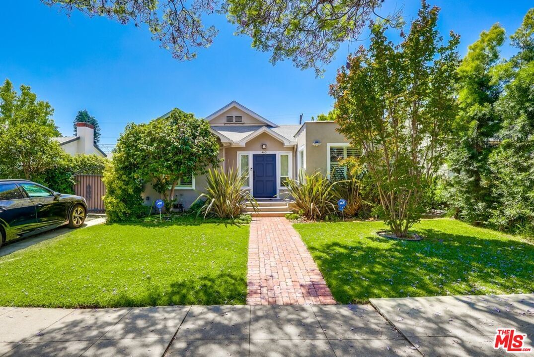 Property Photo: 403 N Bronson Ave CA 90004