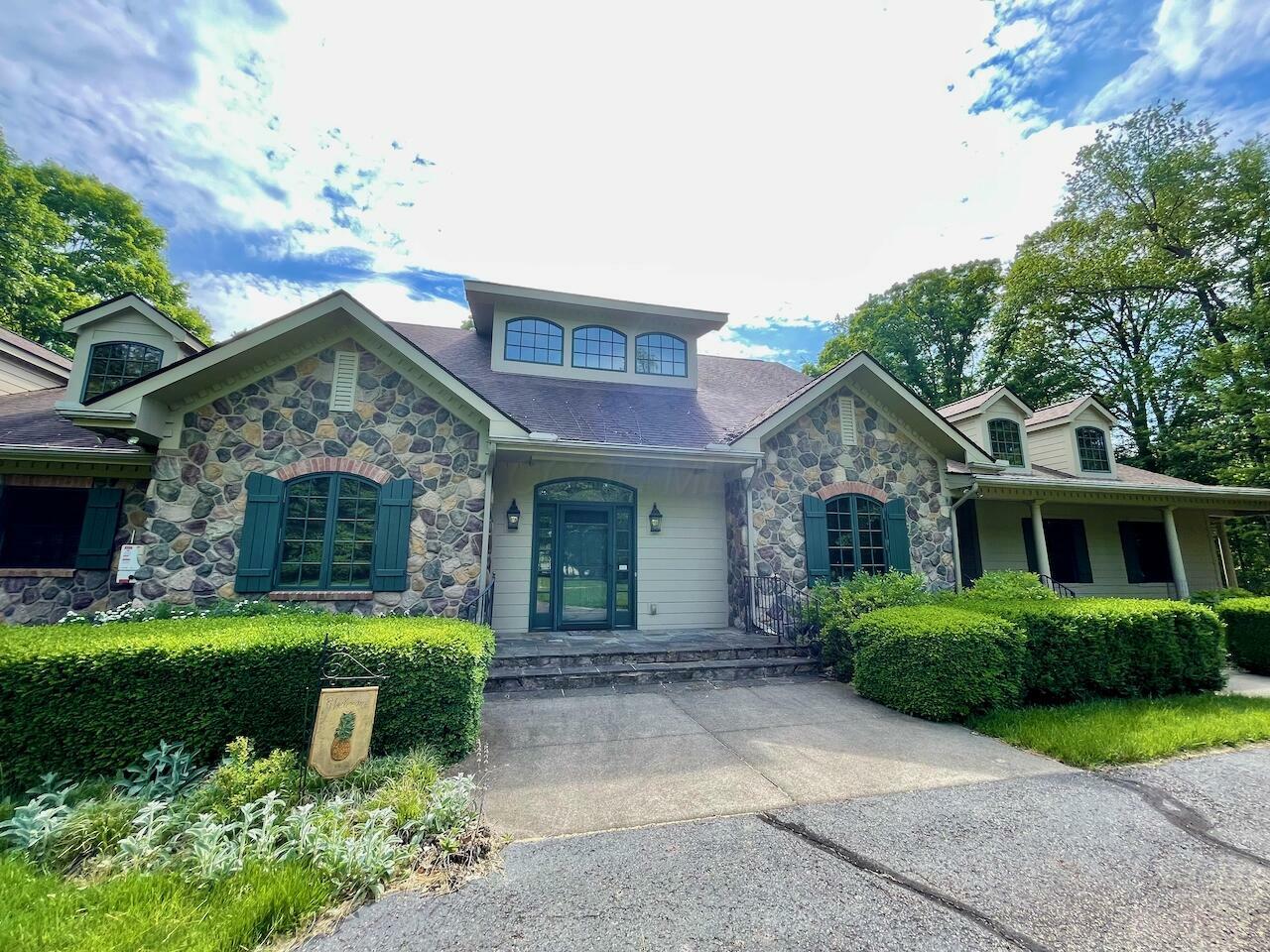 Property Photo: 61 Wyddfa Court OH 43023