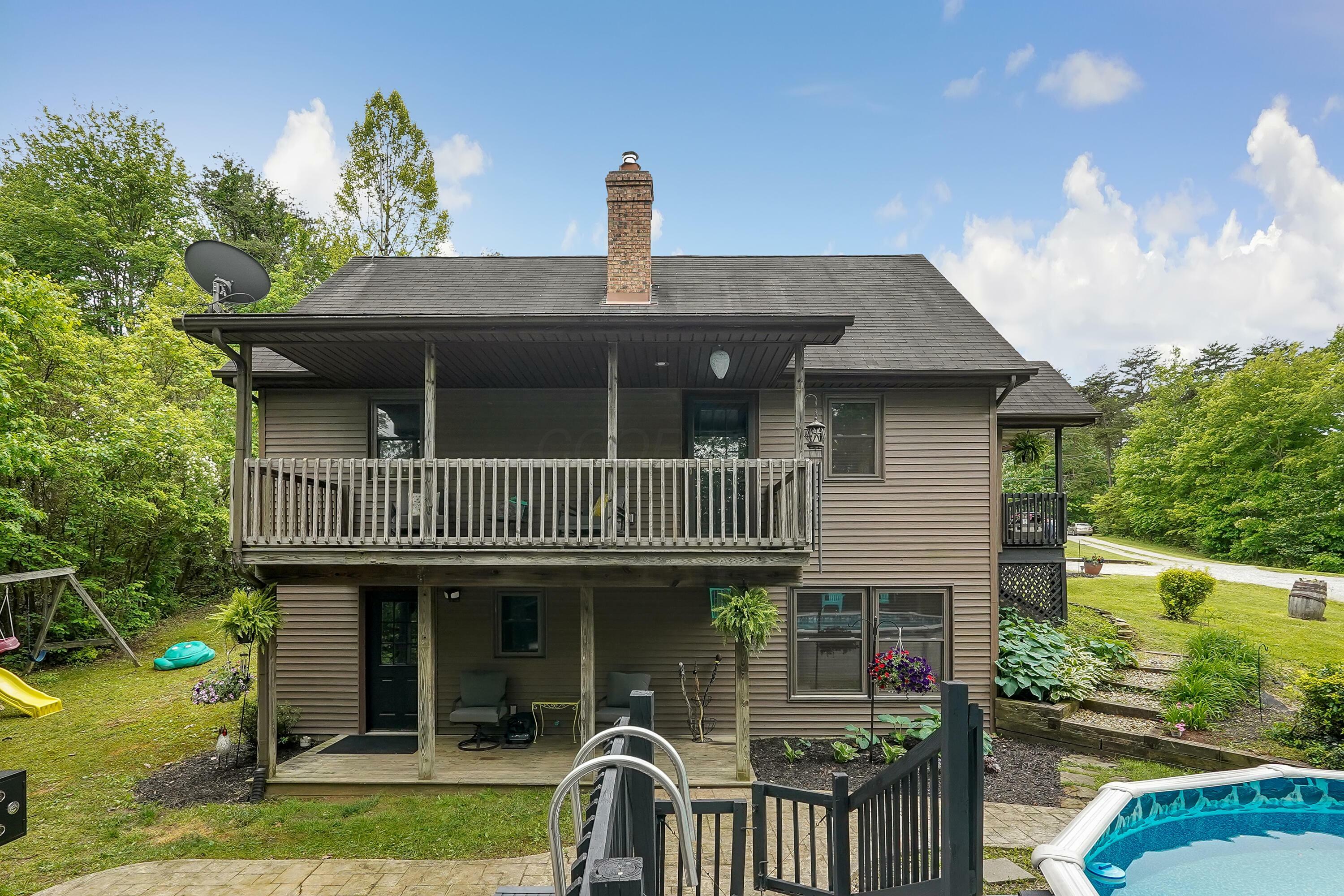 Property Photo: 6334 Hansley SE Road OH 43155