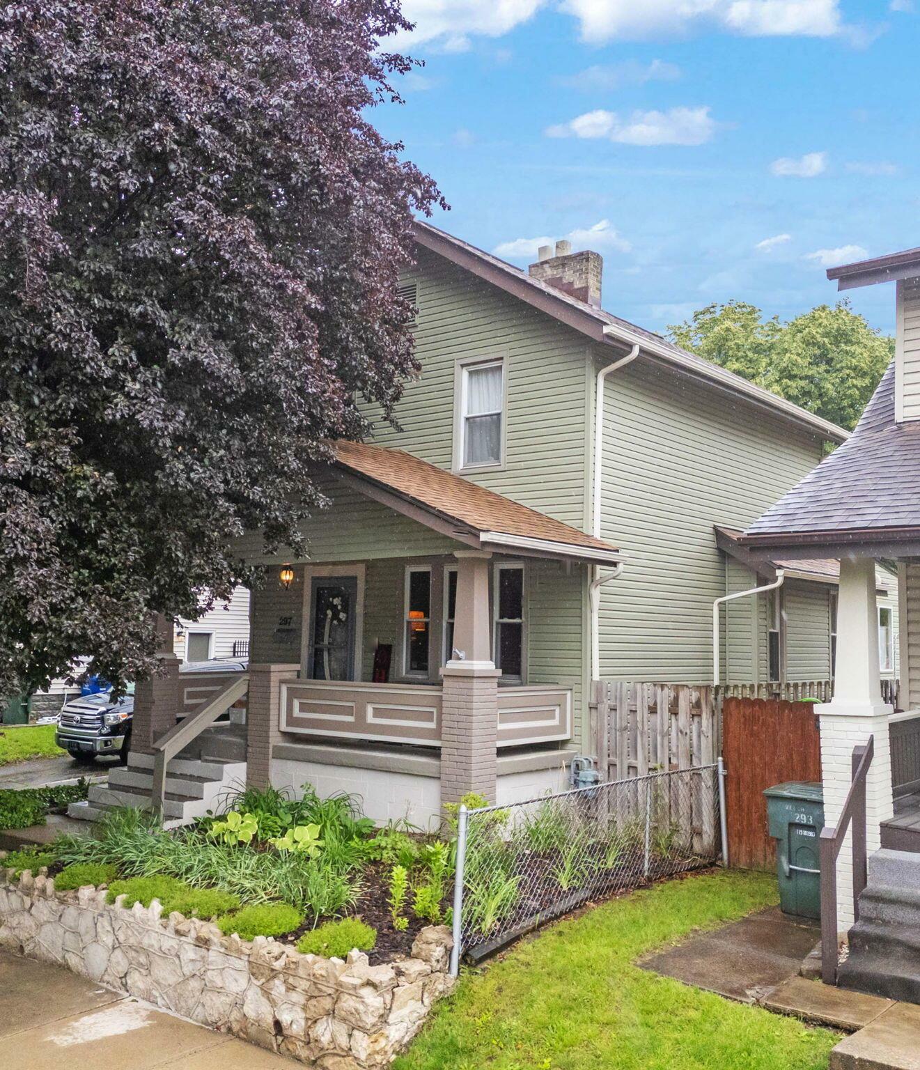 Property Photo:  297 E Welch Avenue  OH 43207 