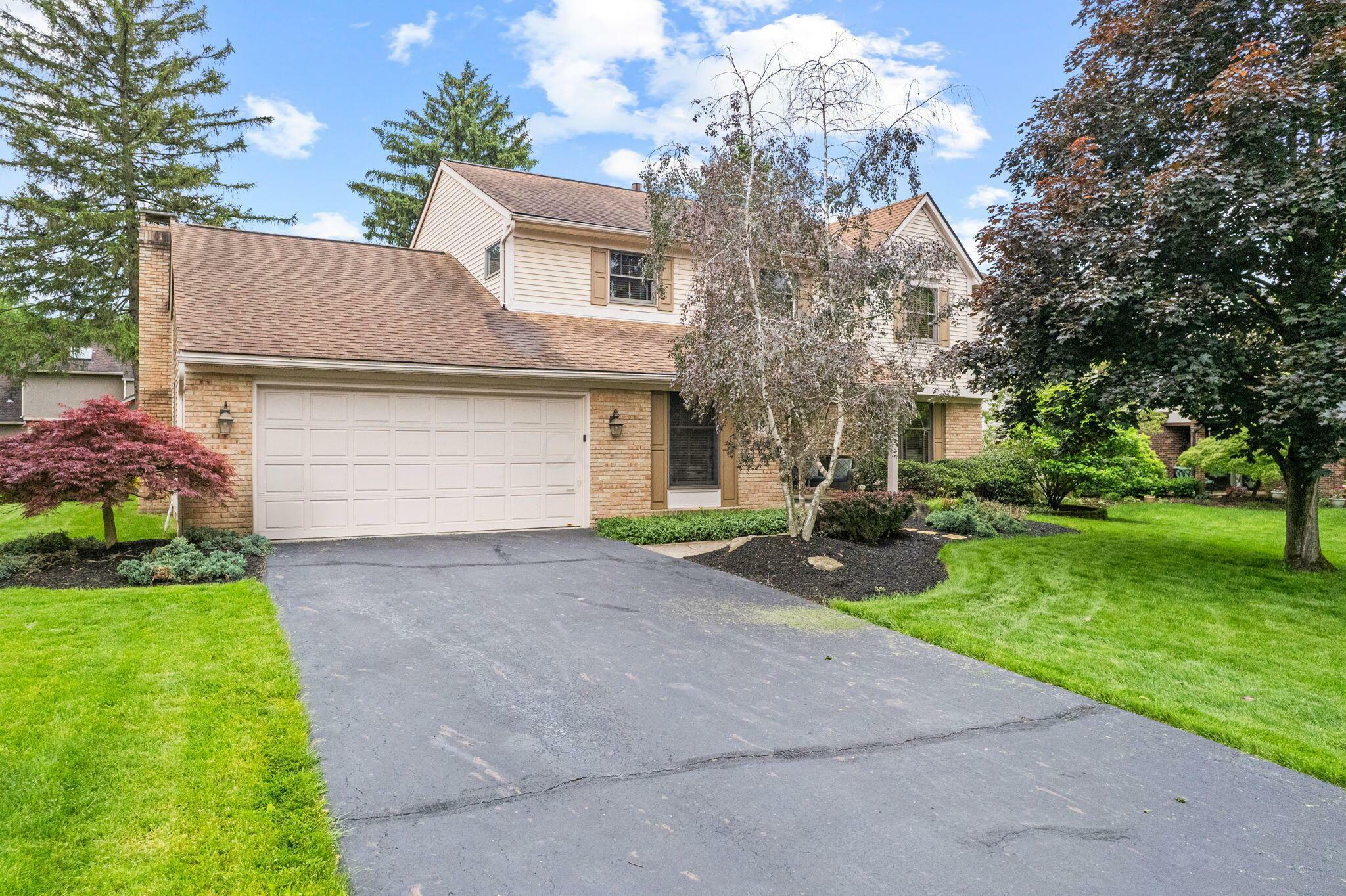 Property Photo: 1009 Tall Tree Court OH 43081