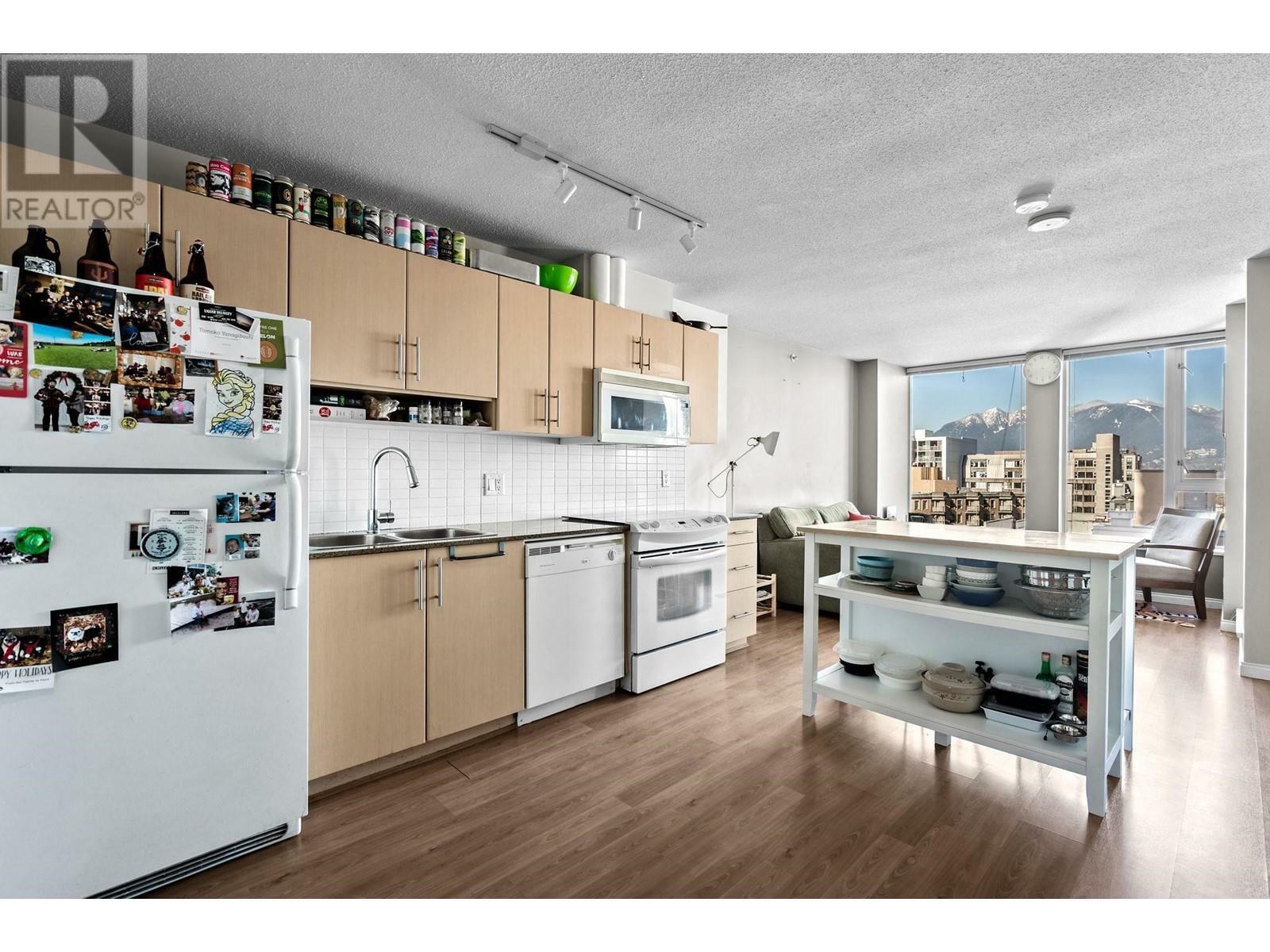 Property Photo: 550 Taylor Street 1005 BC V6B 1R1