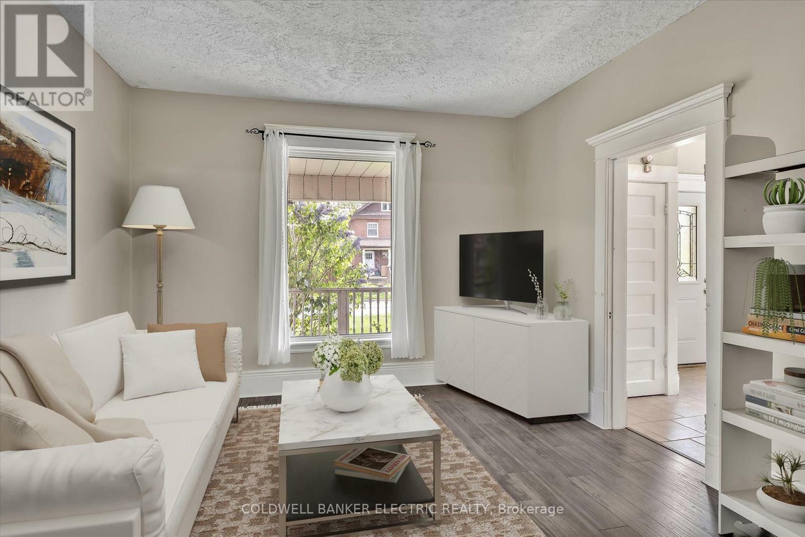 Property Photo: 202 Braidwood Avenue ON K9J 1V1