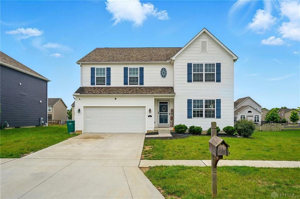 Property Photo: 1087 Ayrshire Drive OH 43207